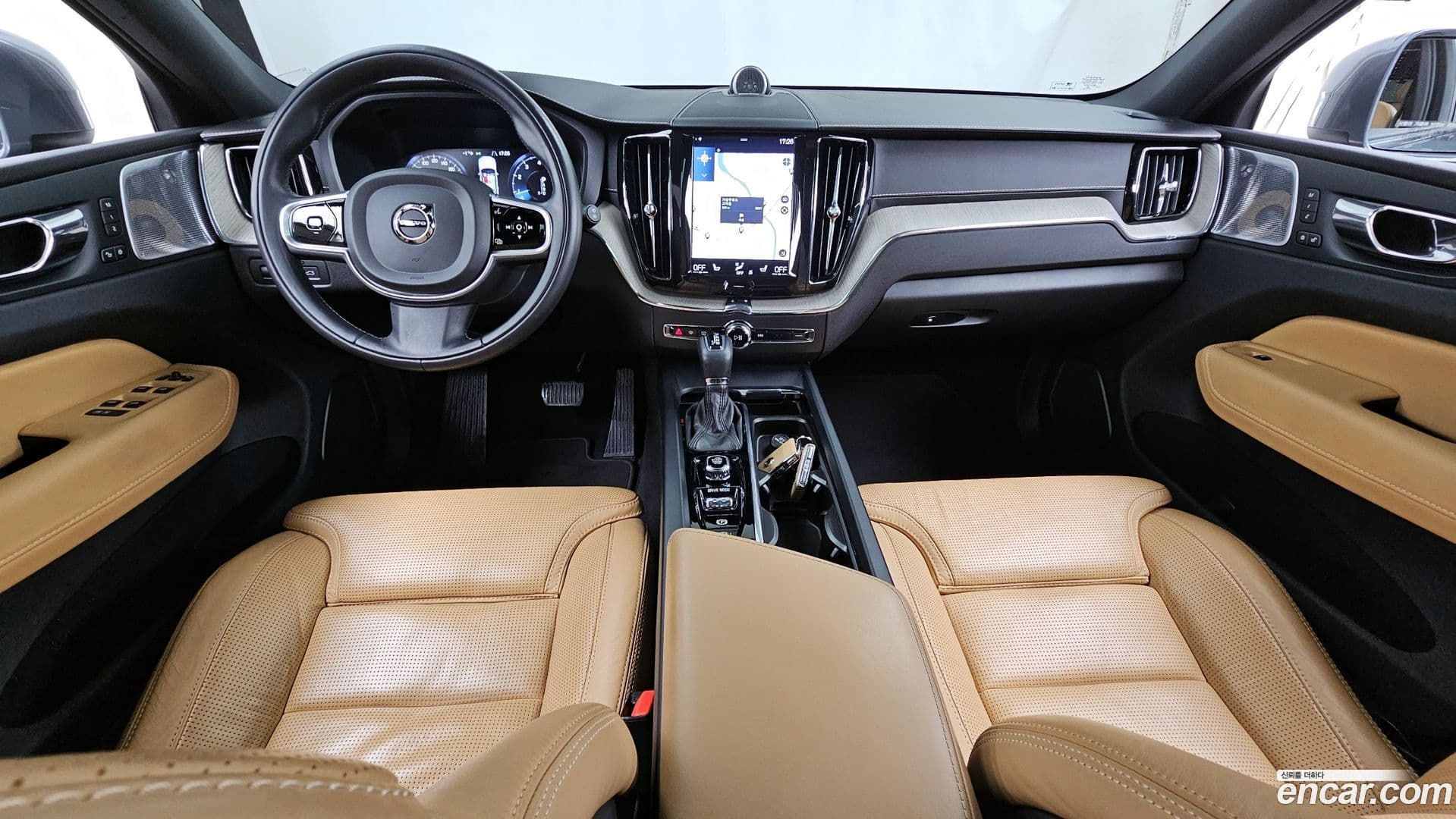 Main__Slider__Photo:XC60 Volvo 2017.10-6