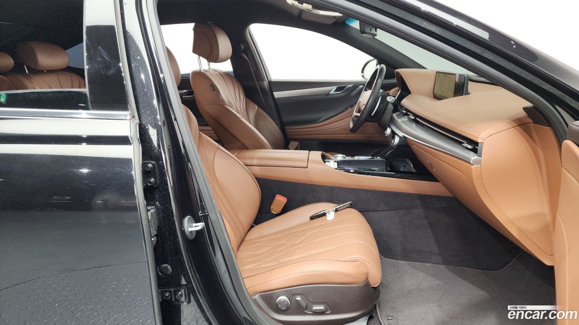 Main__Slider__Photo:G80 Genesis 2021.5-10