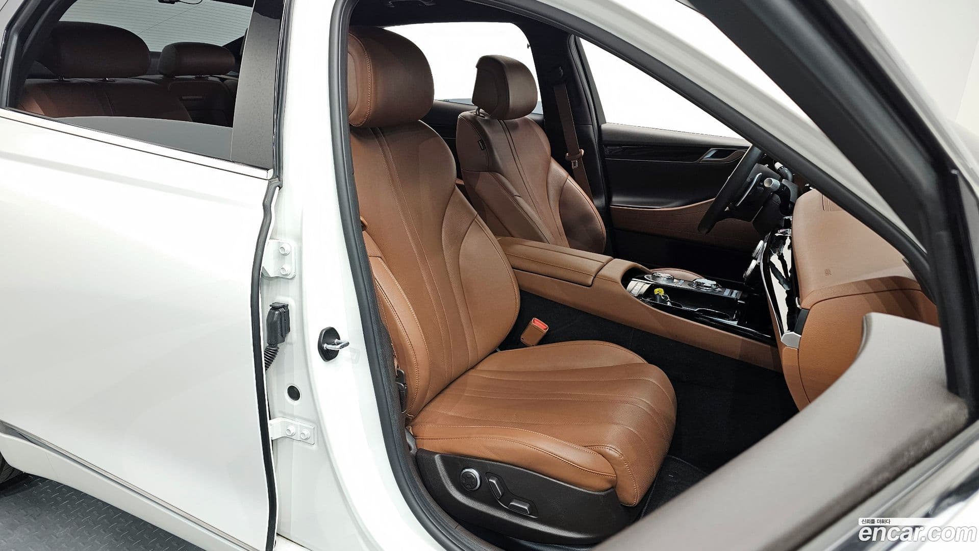 Main__Slider__Photo:G80 Genesis 2023.3-11