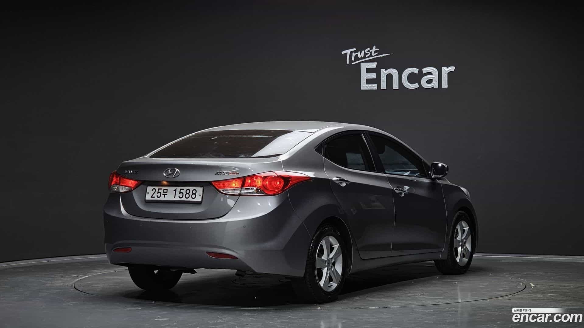 AVANTE Hyundai 2010.8-OUTER-002