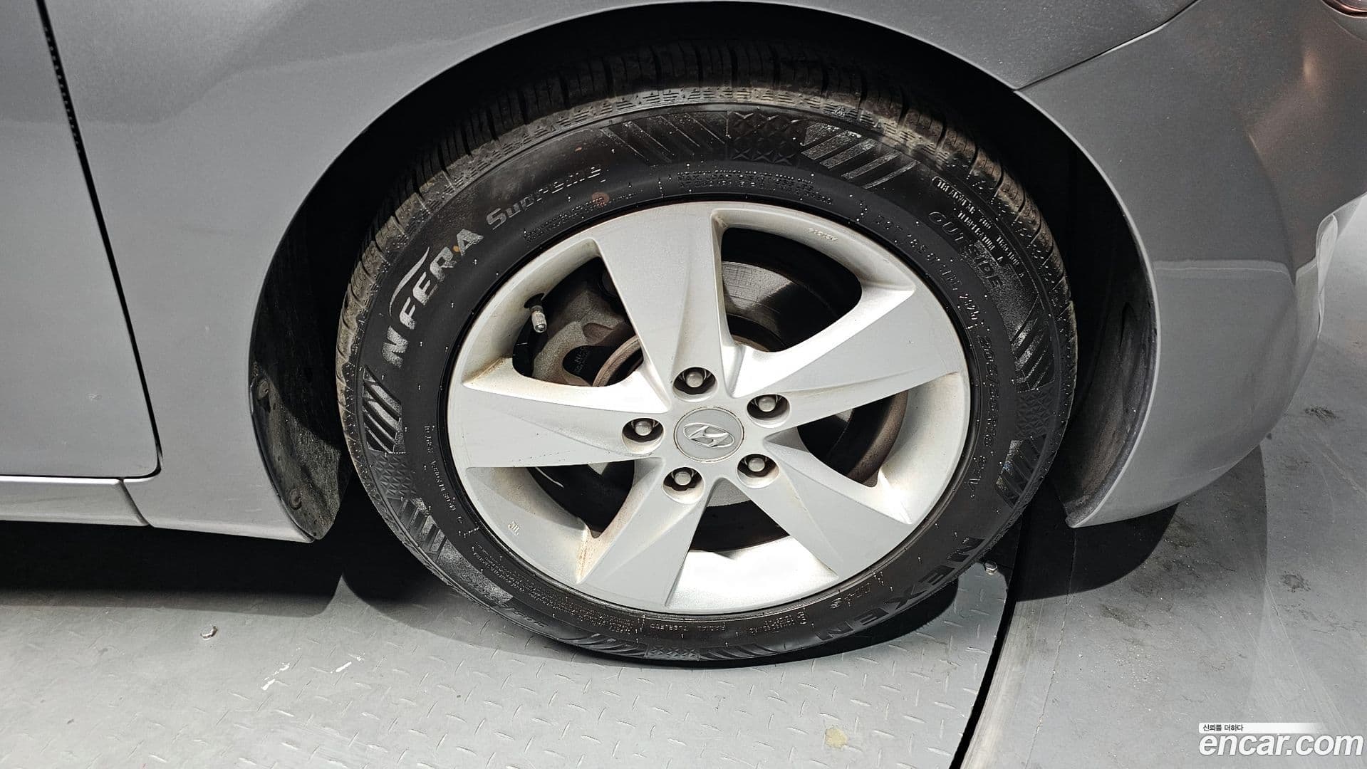 Main__Slider__Photo:AVANTE Hyundai 2010.8-4