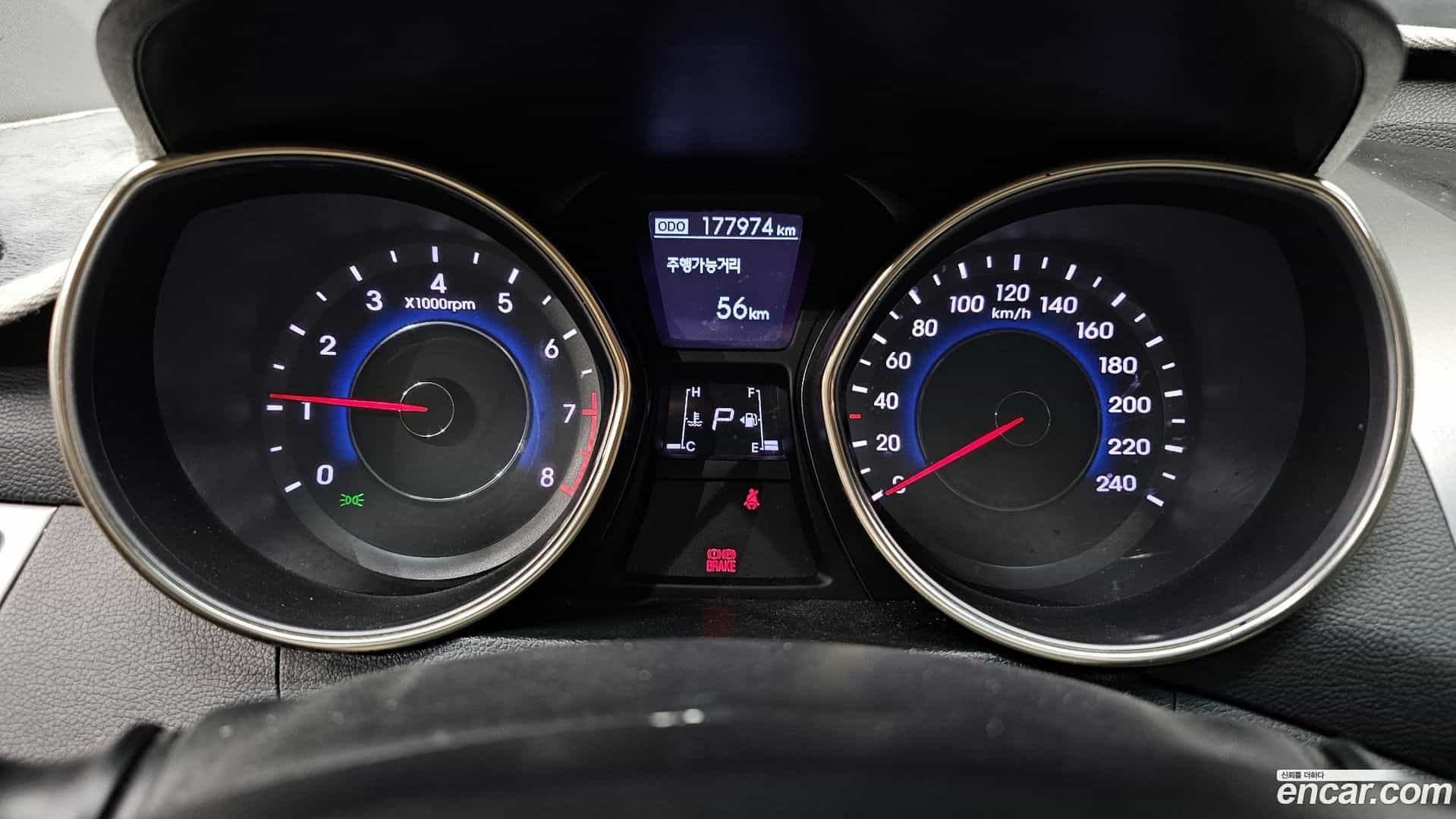 AVANTE Hyundai 2010.8-INNER-008