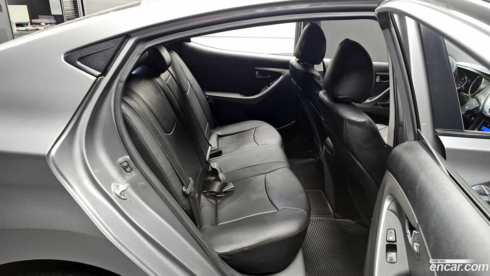 AVANTE Hyundai 2010.8-OPTION-015