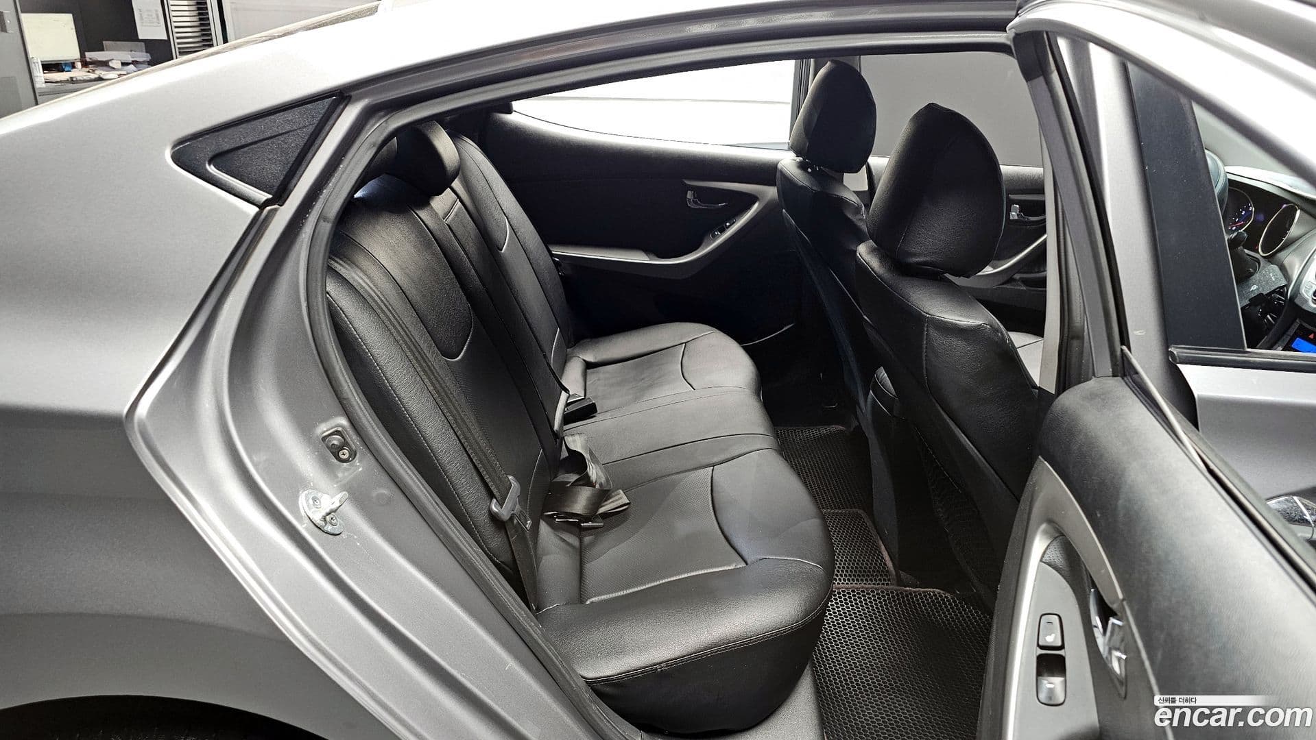 Main__Slider__Photo:AVANTE Hyundai 2010.8-10