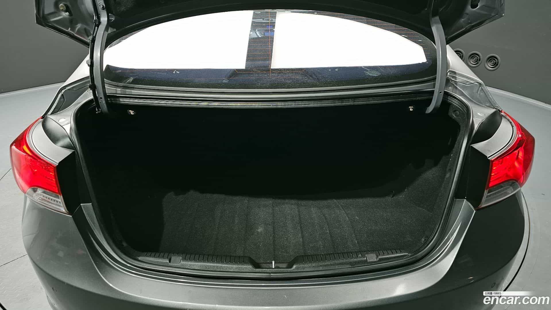 AVANTE Hyundai 2010.8-OPTION-024