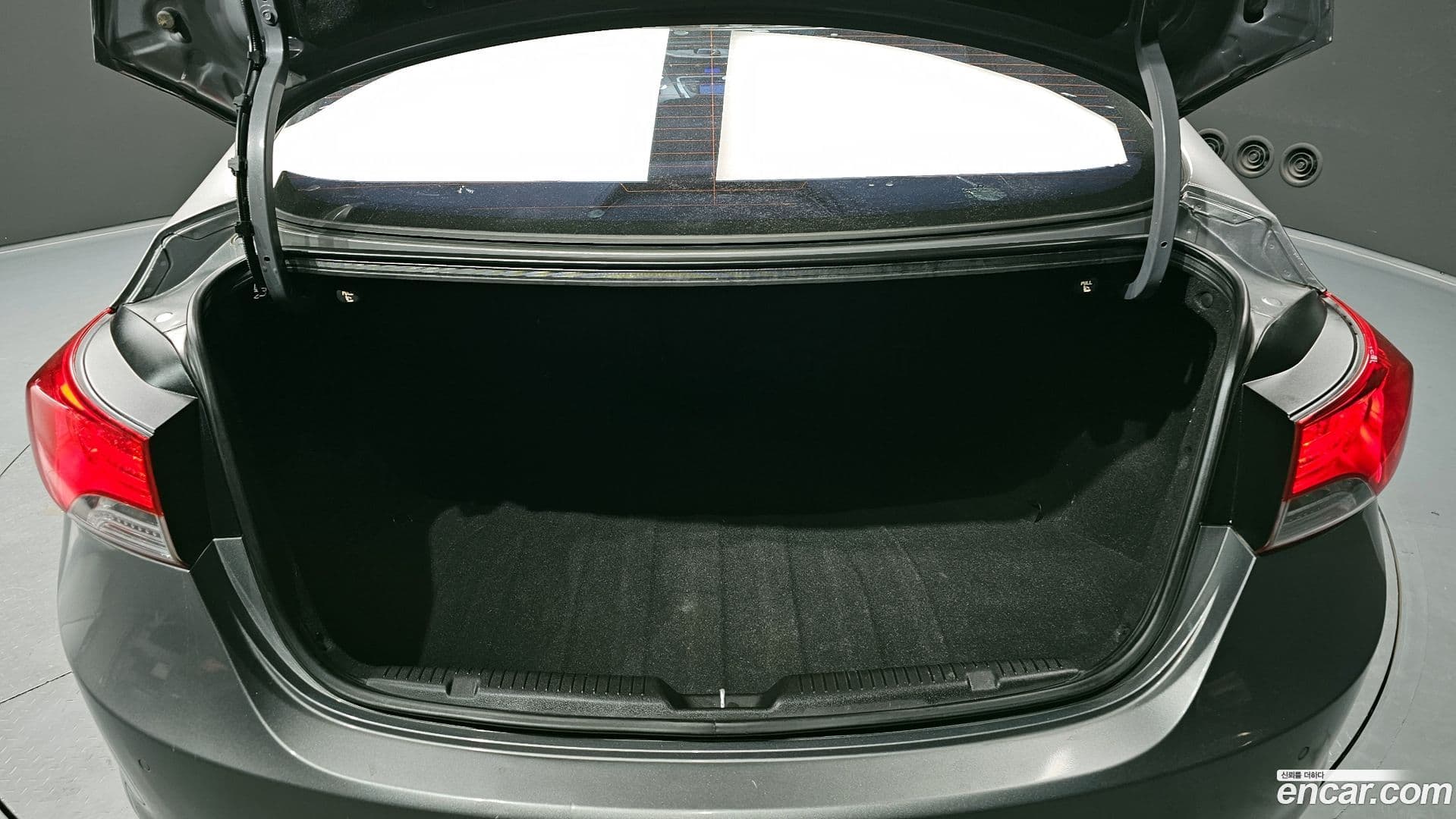 Main__Slider__Photo:AVANTE Hyundai 2010.8-19