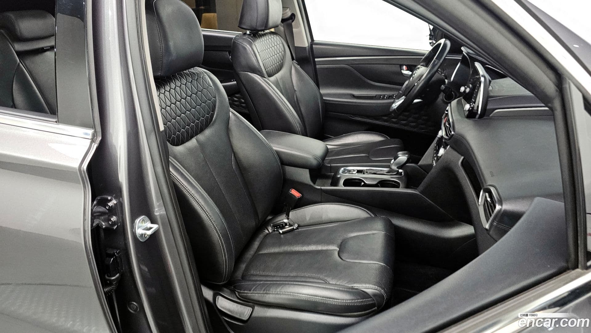 Main__Slider__Photo:Santafe Hyundai 2018.10-9