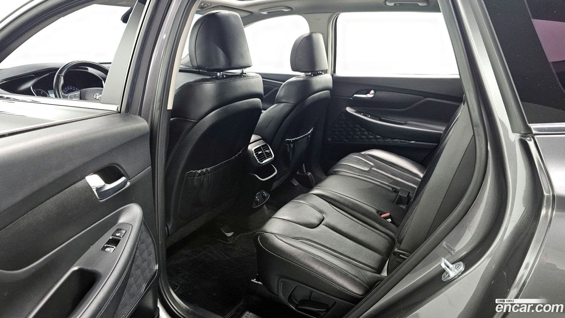 Main__Slider__Photo:Santafe Hyundai 2018.10-11