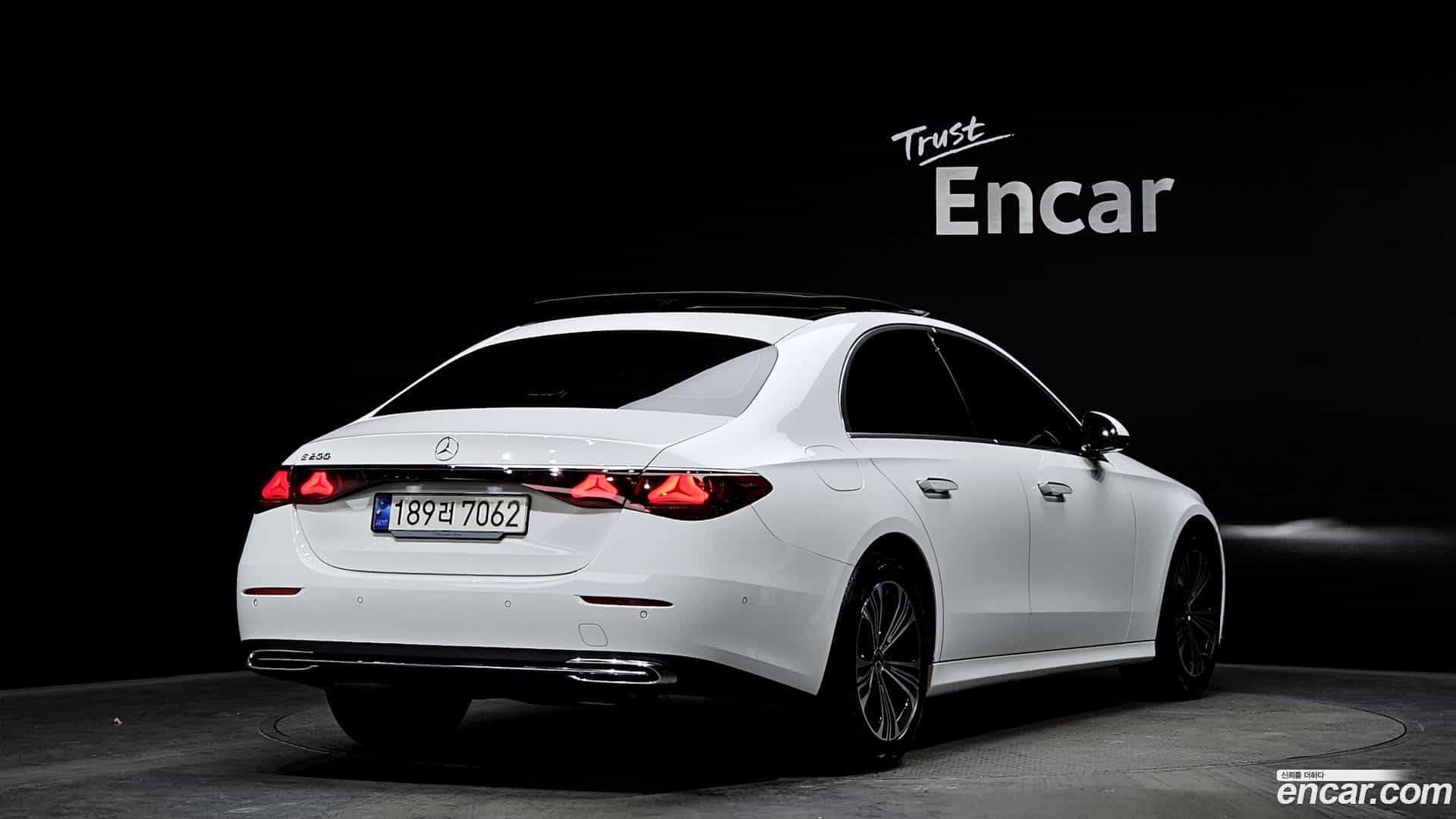 E-Class Mercedes-Benz 2024.8-OUTER-002