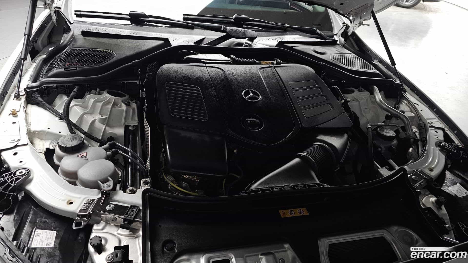 E-Class Mercedes-Benz 2024.8-INNER-006