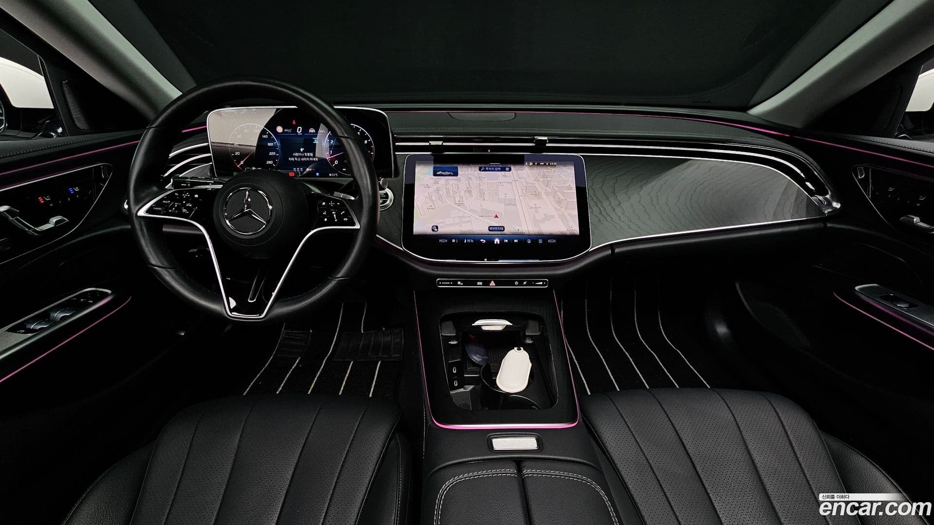 Main__Slider__Photo:E-Class Mercedes-Benz 2024.8-6