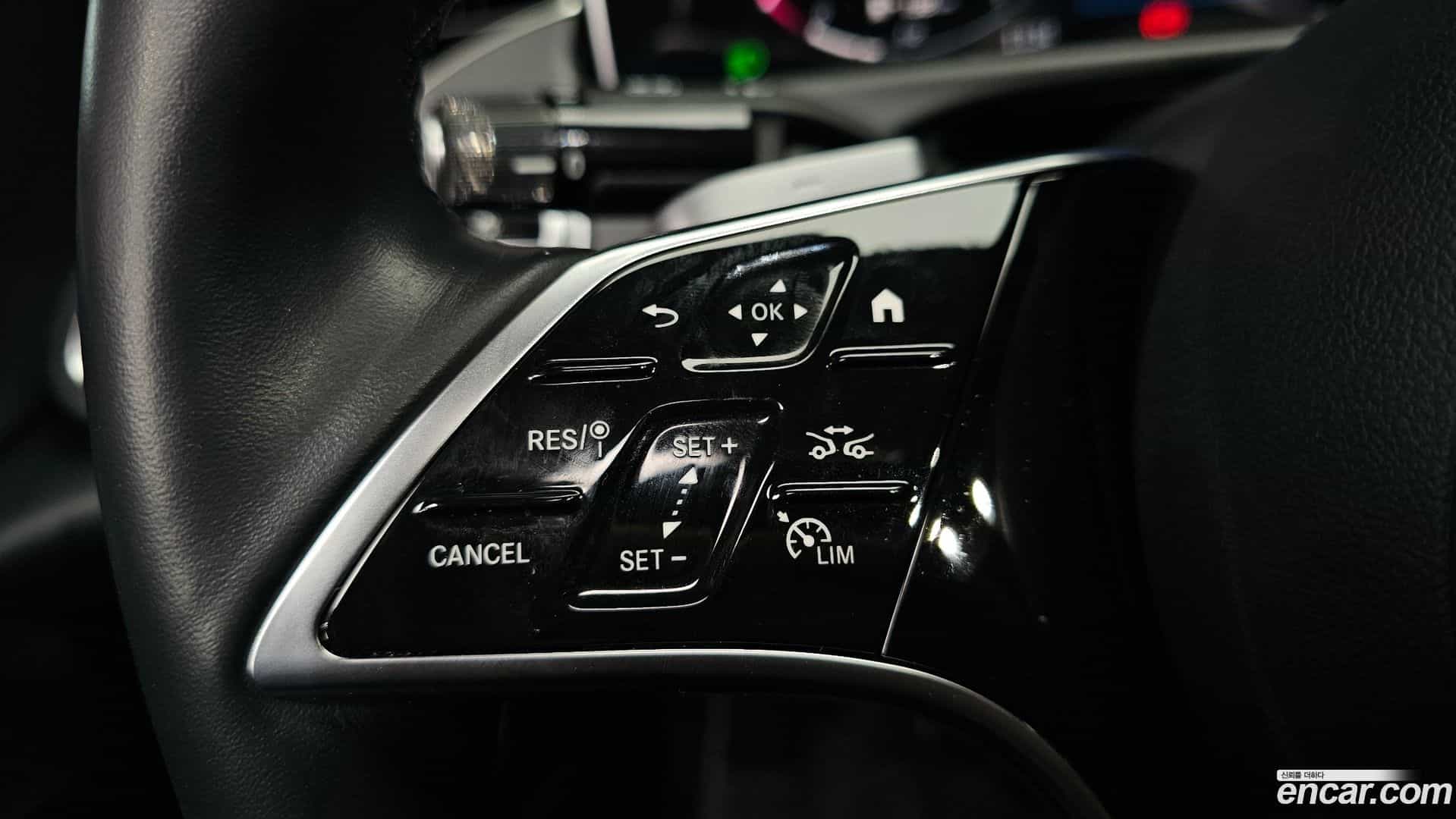 E-Class Mercedes-Benz 2024.8-OPTION-022