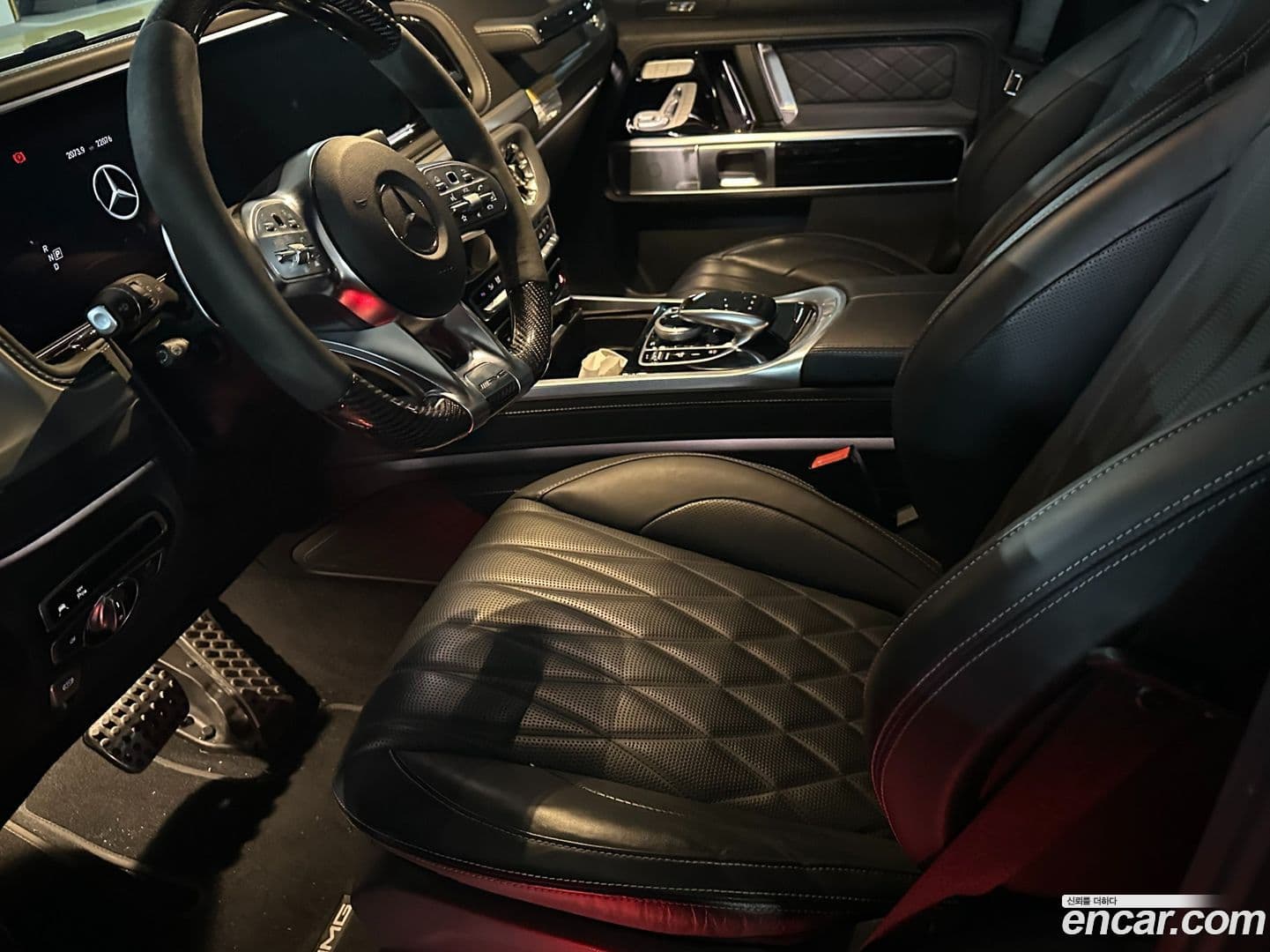 Main__Slider__Photo:G-Class Mercedes-Benz 2021.11-15