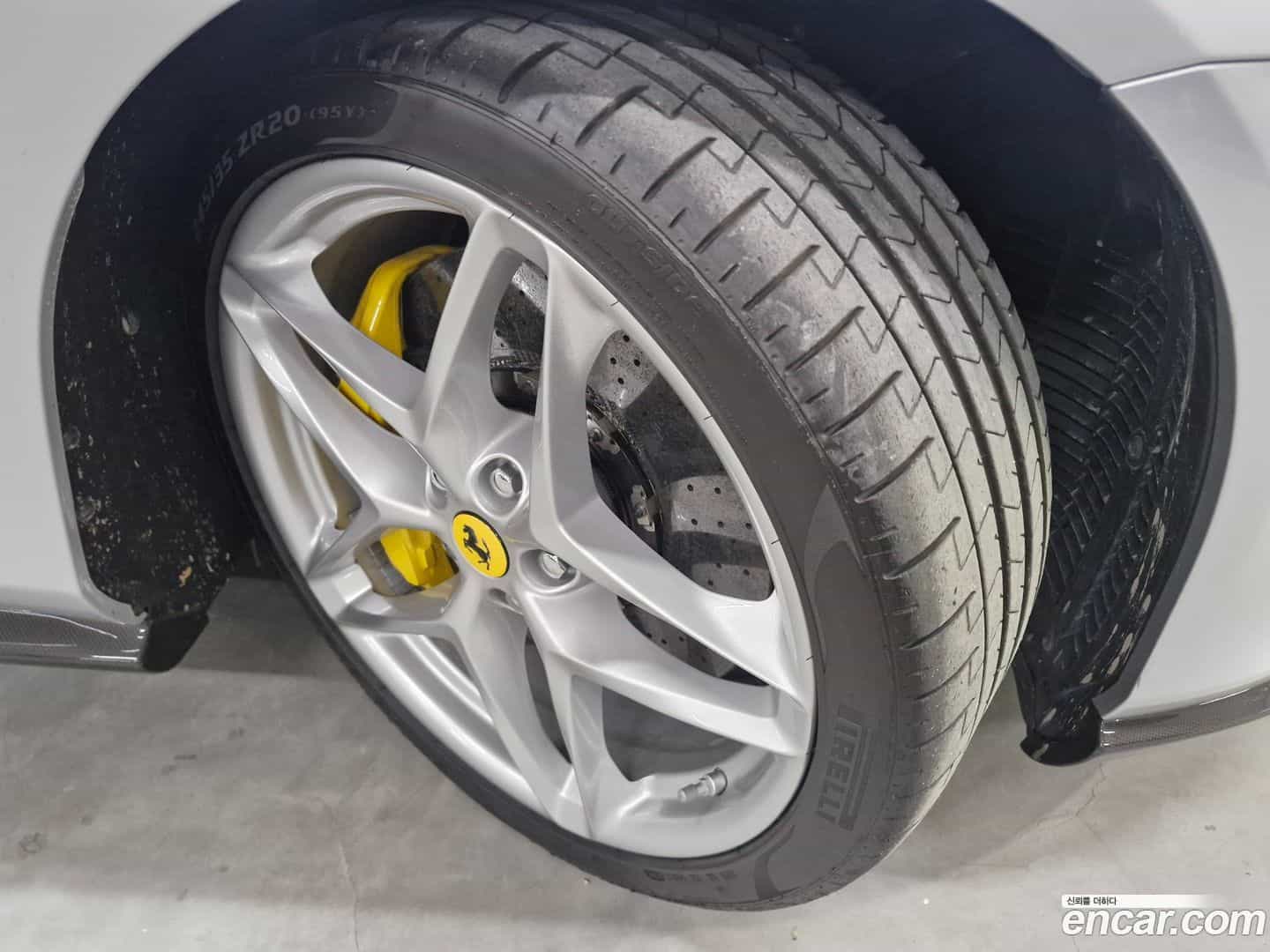 Roma Ferrari 2021.7-OUTER-005