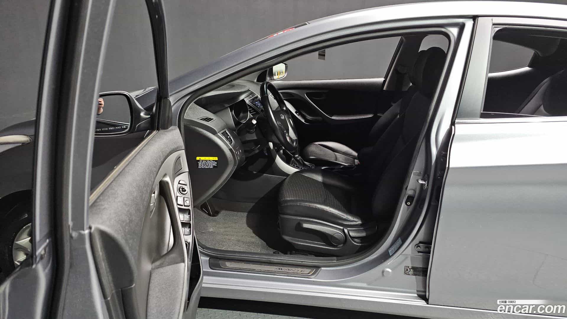 AVANTE Hyundai 2014.0-INNER-010