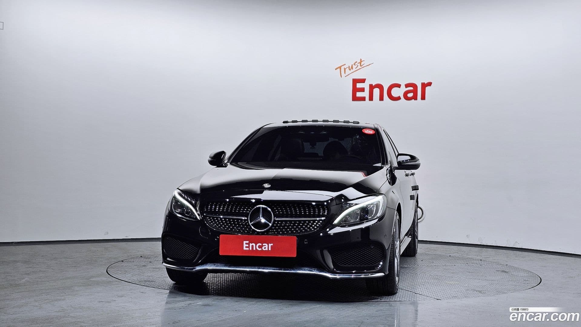 Main__Slider__Photo:C-Class Mercedes-Benz 2018.3-2