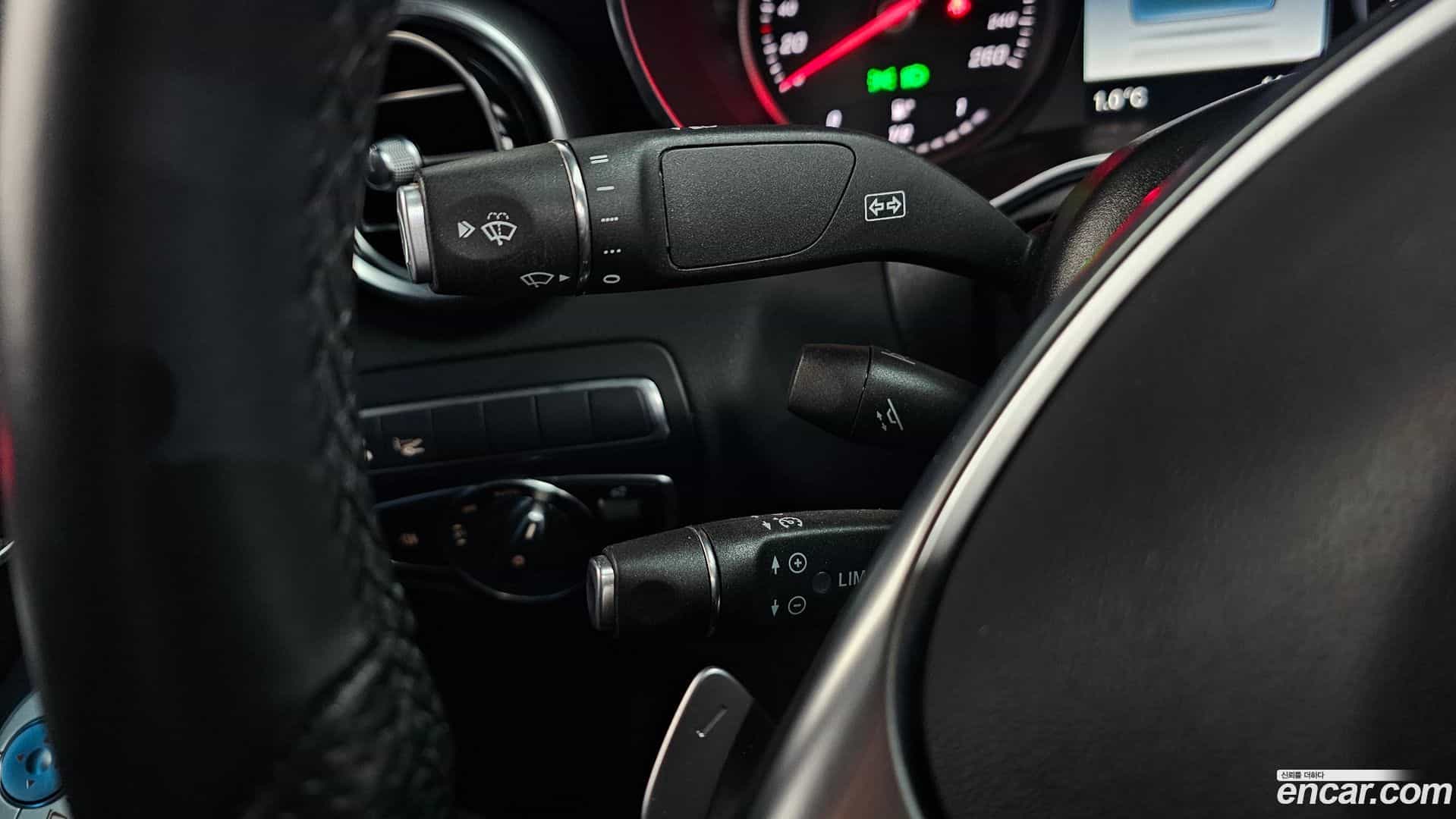 C-Class Mercedes-Benz 2018.3-OPTION-018