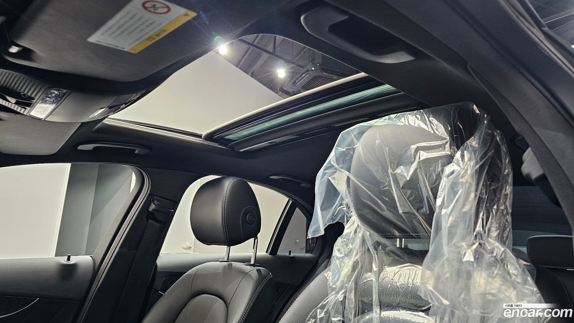 Main__Slider__Photo:C-Class Mercedes-Benz 2018.3-18