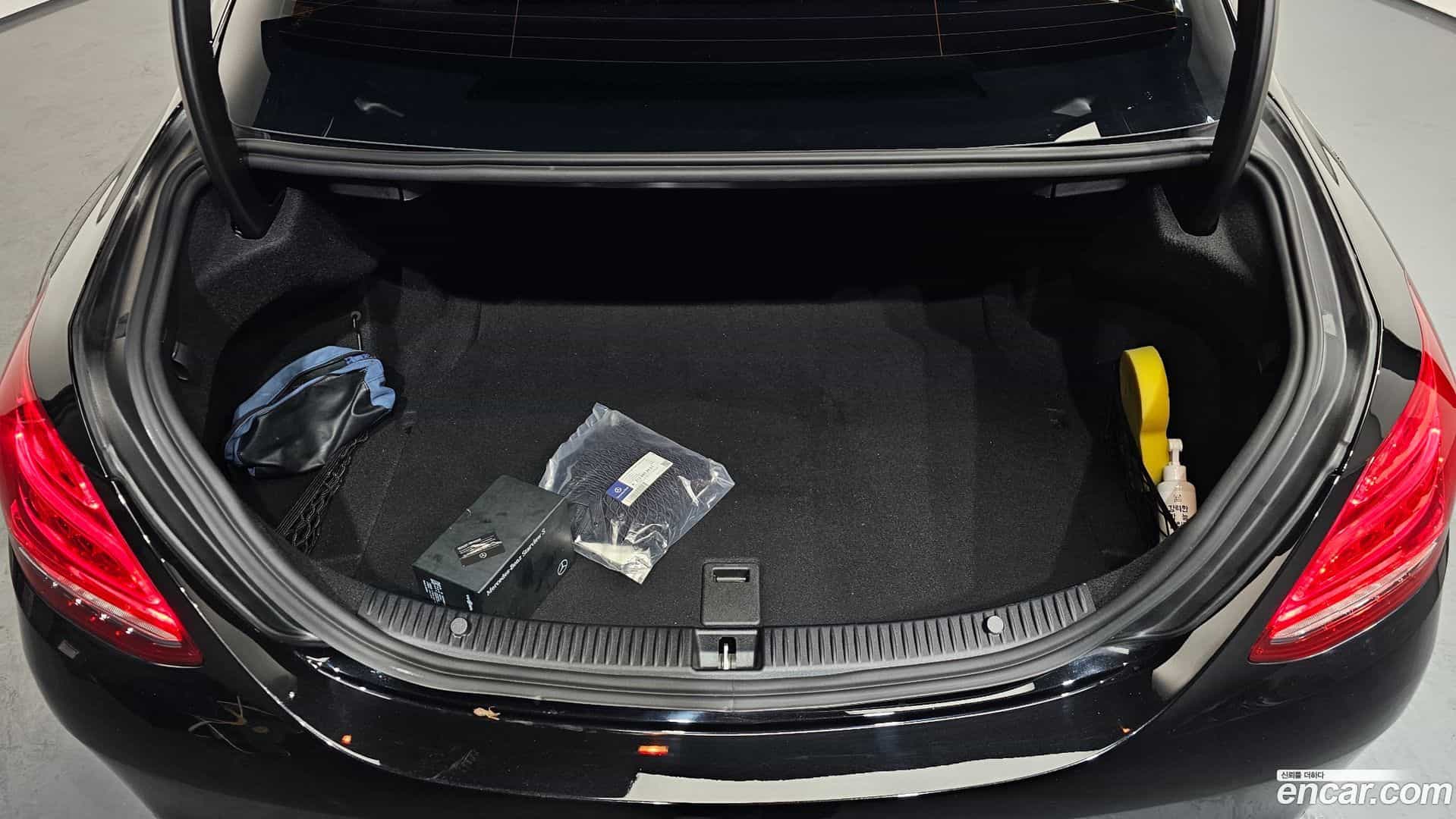 C-Class Mercedes-Benz 2018.3-OPTION-024