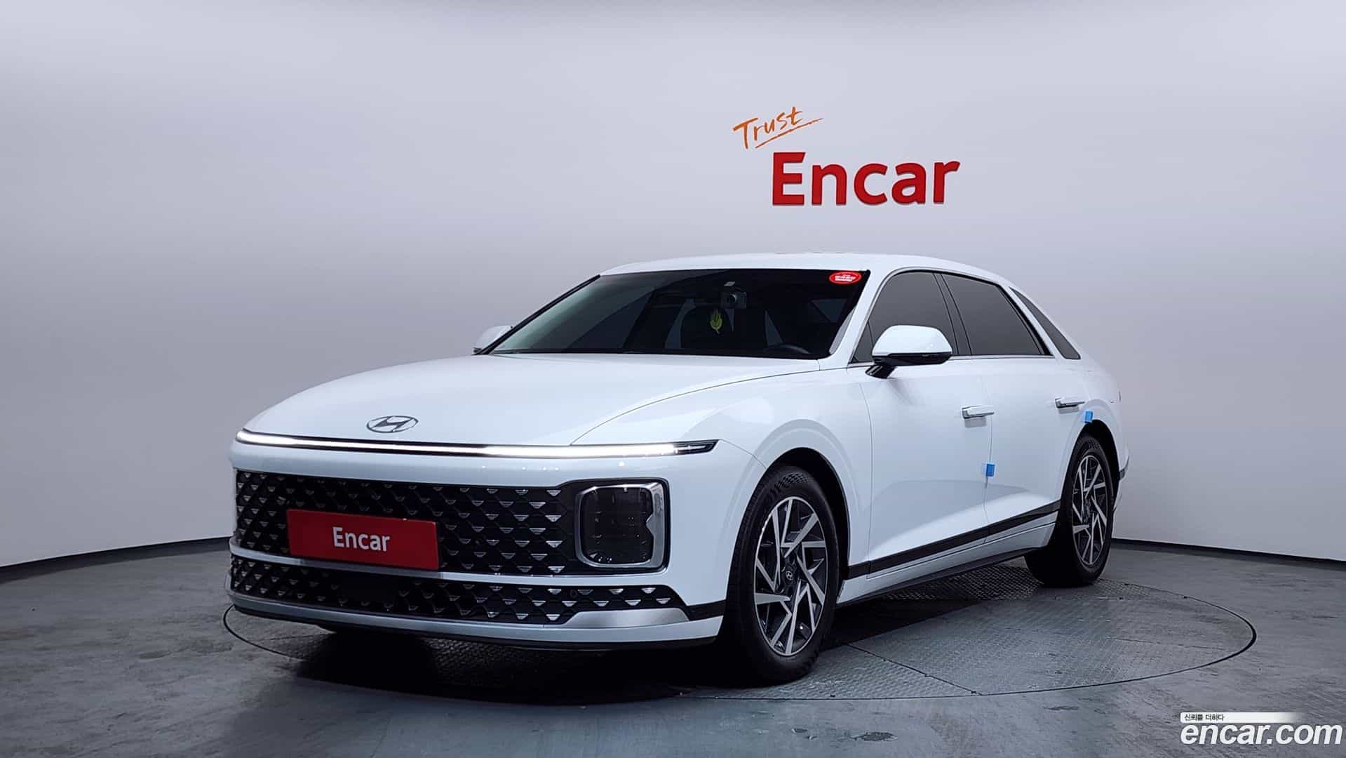 Grandeur Hyundai 2023.5-OUTER-001