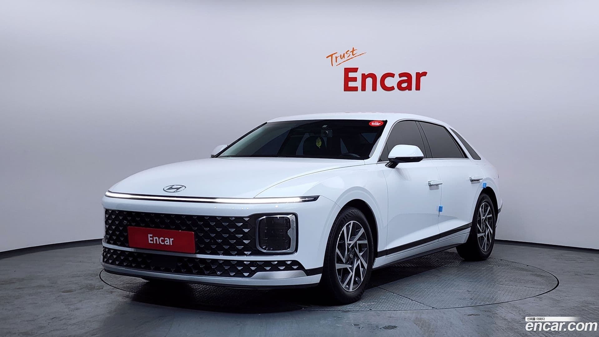 Main__Slider__Photo:Grandeur Hyundai 2023.5-0