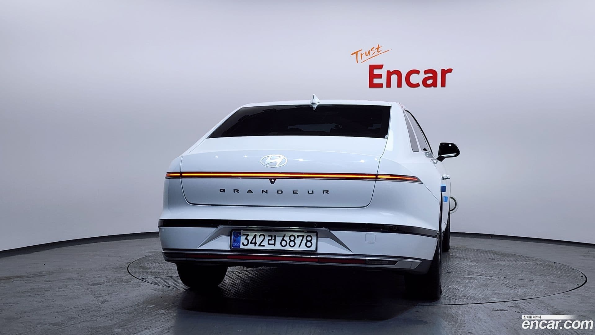 Main__Slider__Photo:Grandeur Hyundai 2023.5-3