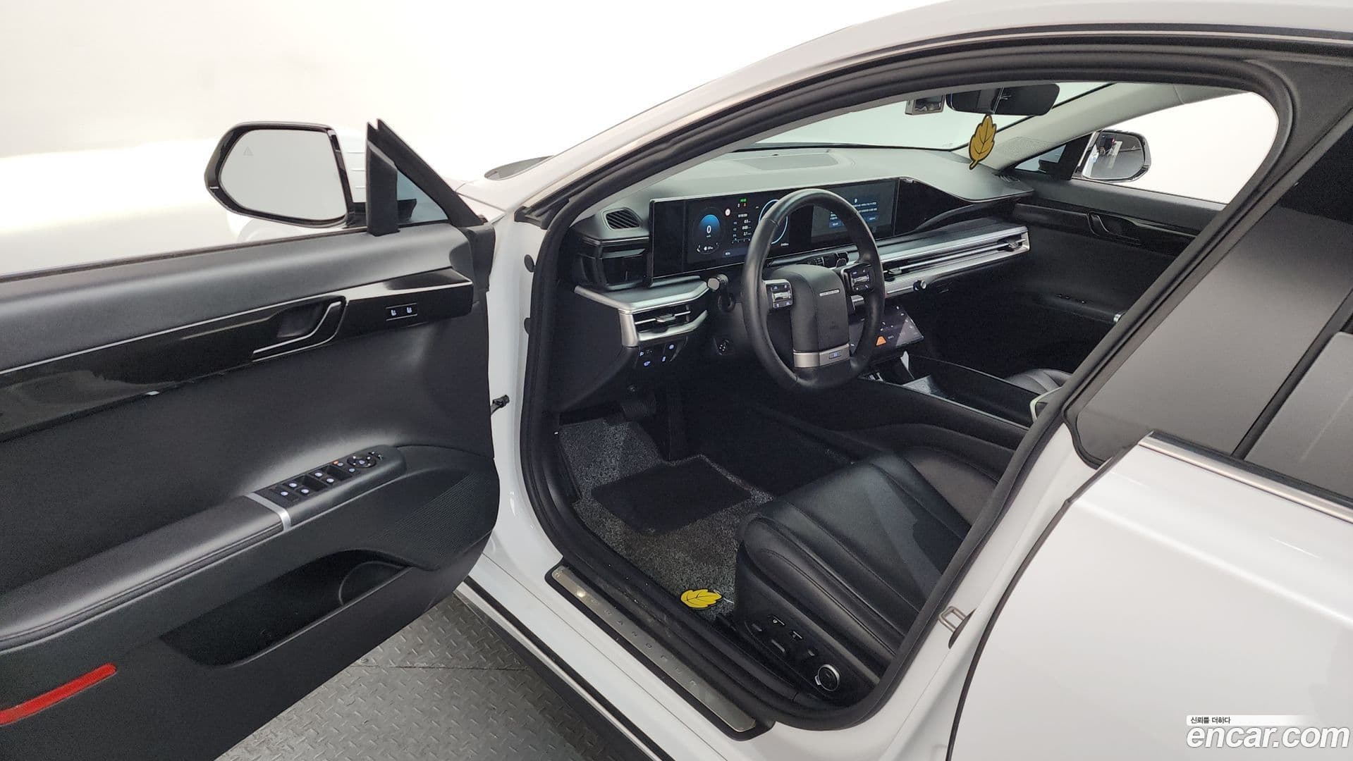 Main__Slider__Photo:Grandeur Hyundai 2023.5-9