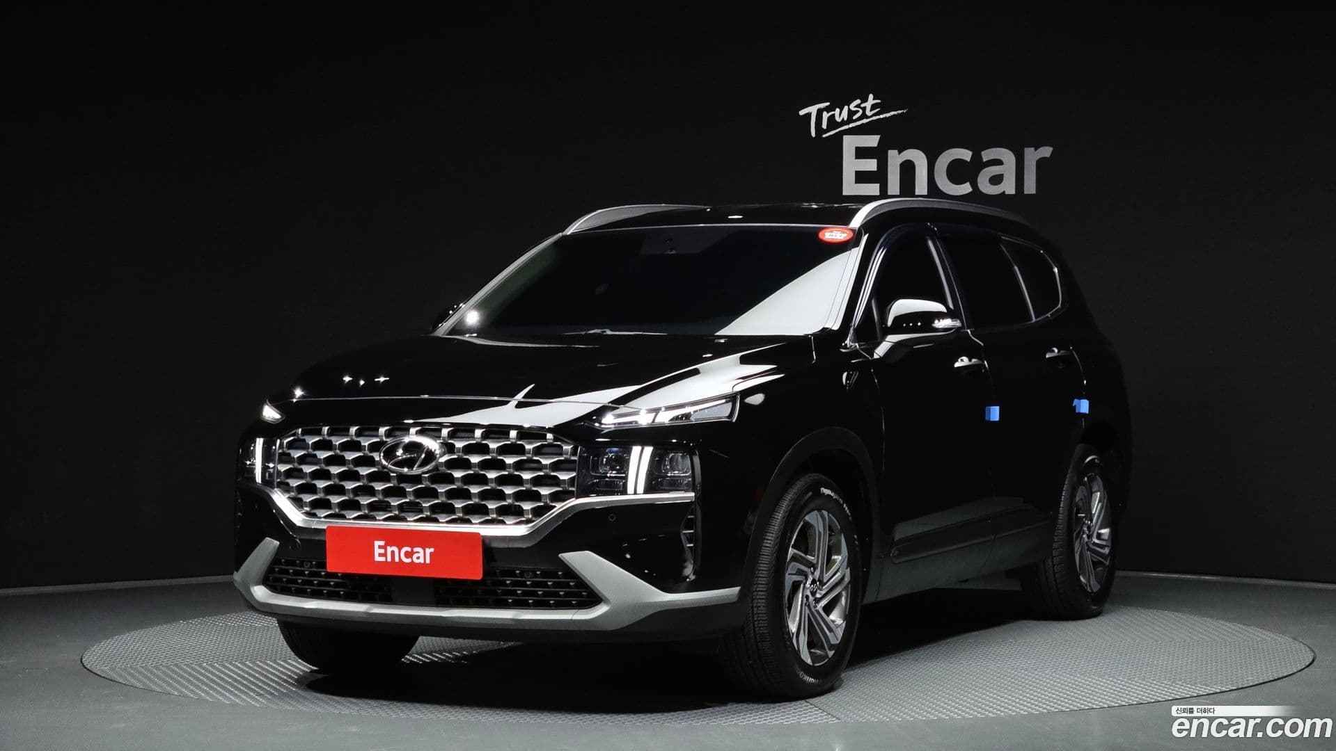 Main__Slider__Photo:Santafe Hyundai 2022.3-0