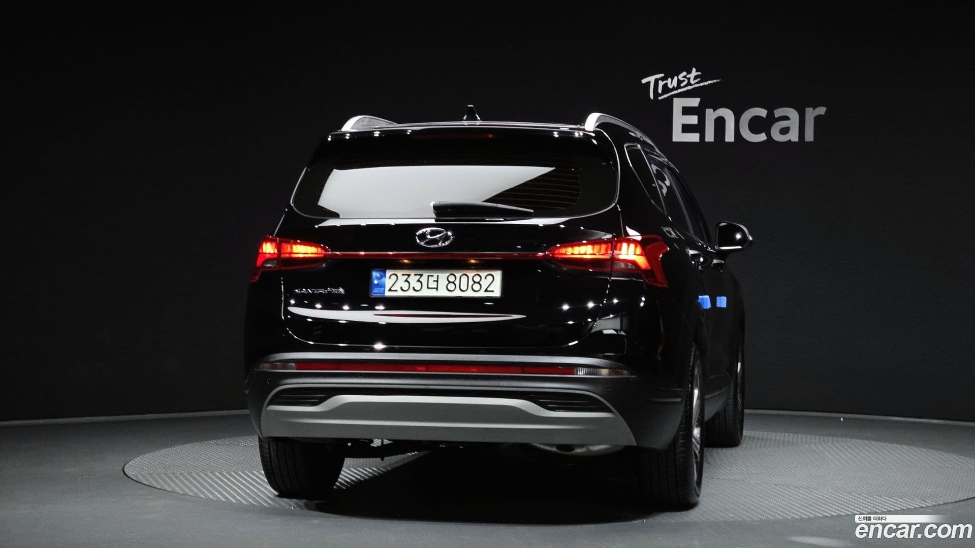 Main__Slider__Photo:Santafe Hyundai 2022.3-3