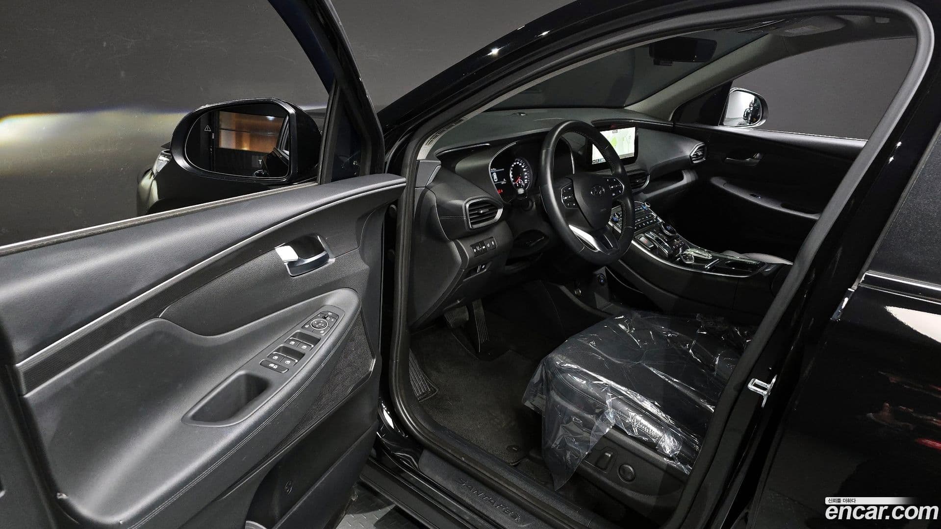 Main__Slider__Photo:Santafe Hyundai 2022.3-9