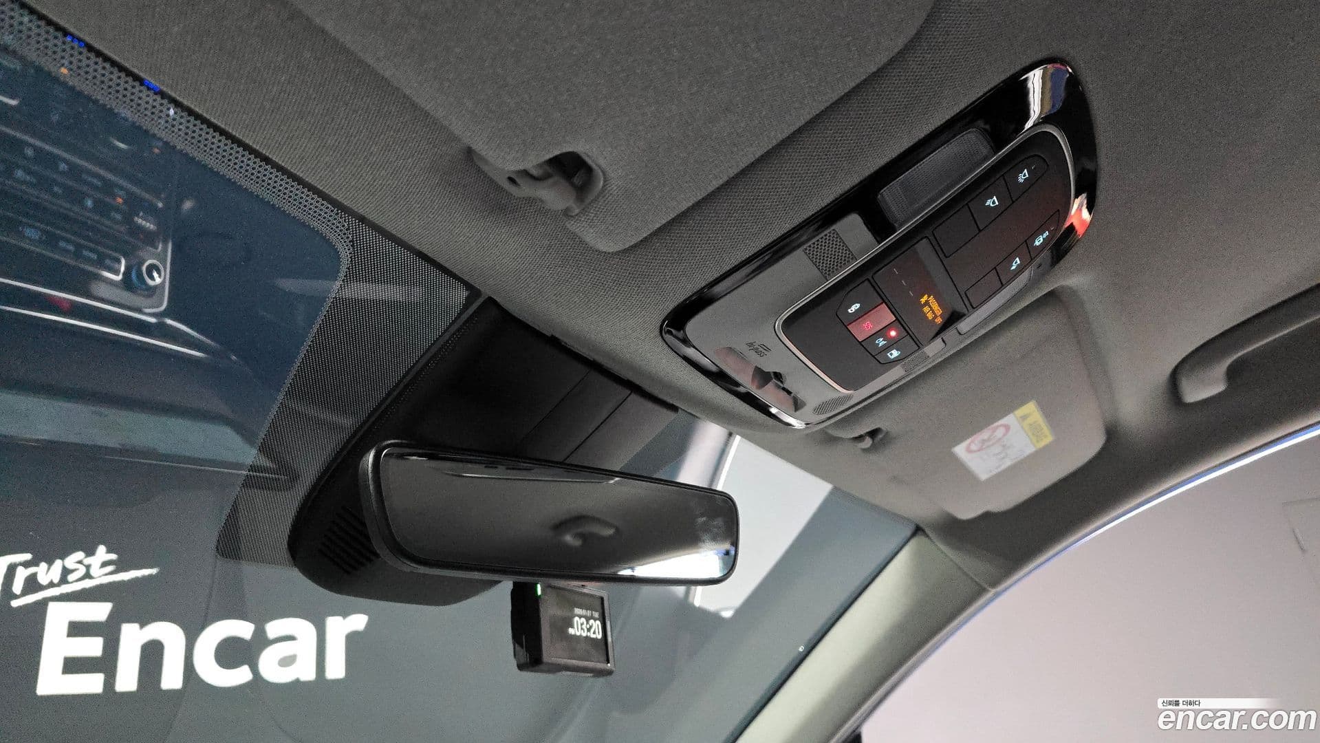 Main__Slider__Photo:Santafe Hyundai 2022.3-18