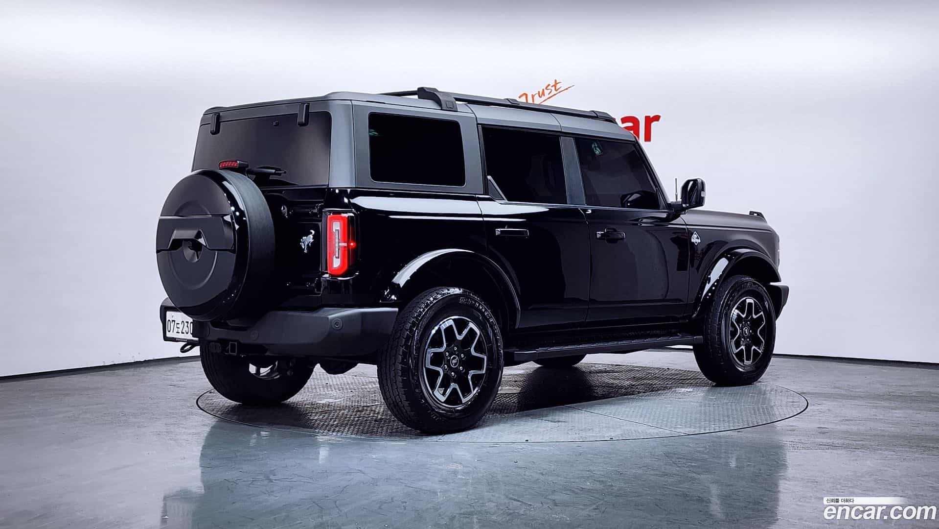 Bronco Ford 2023.11-OUTER-002