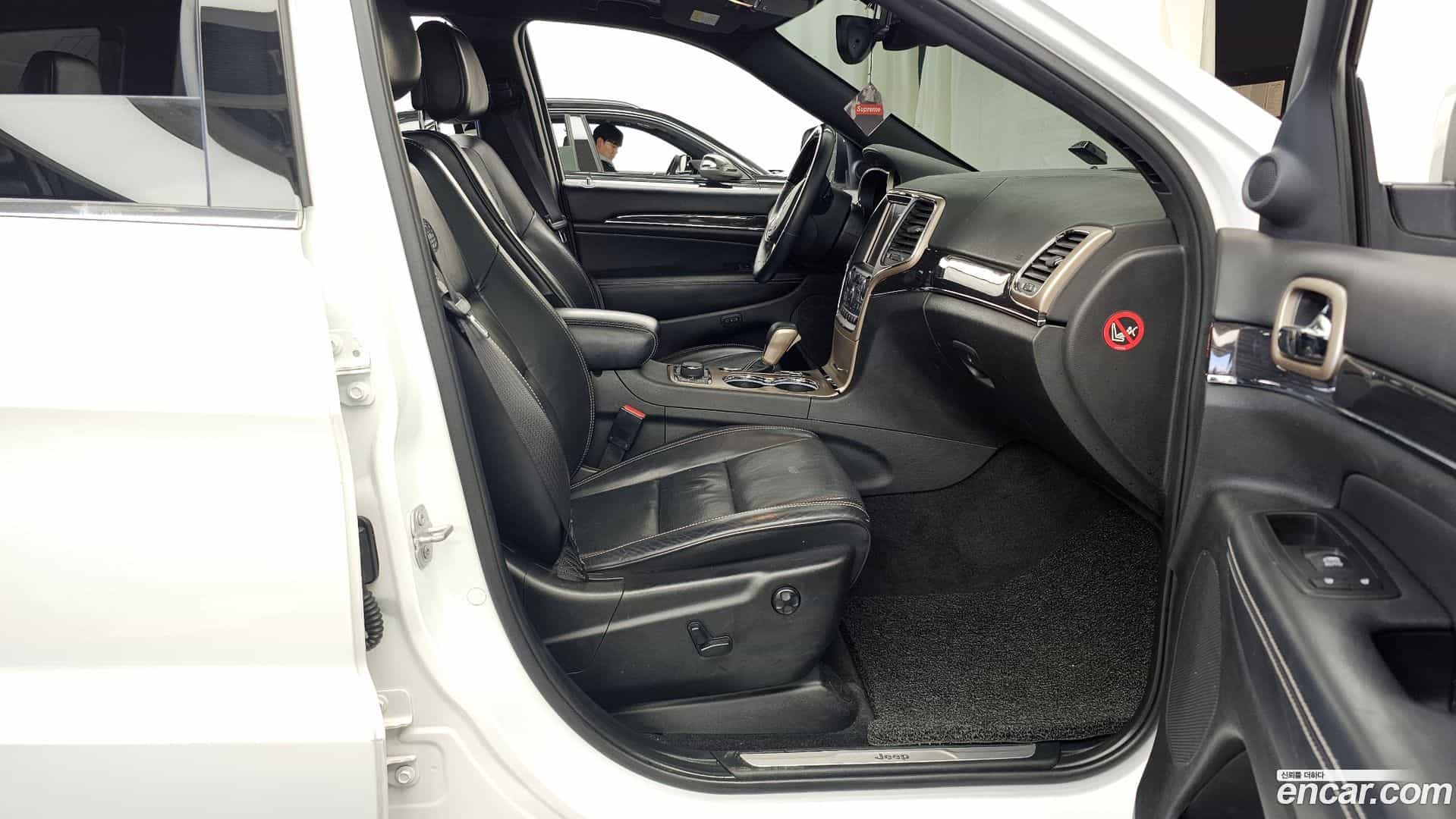 Cherokee Jeep 2017.10-OPTION-015