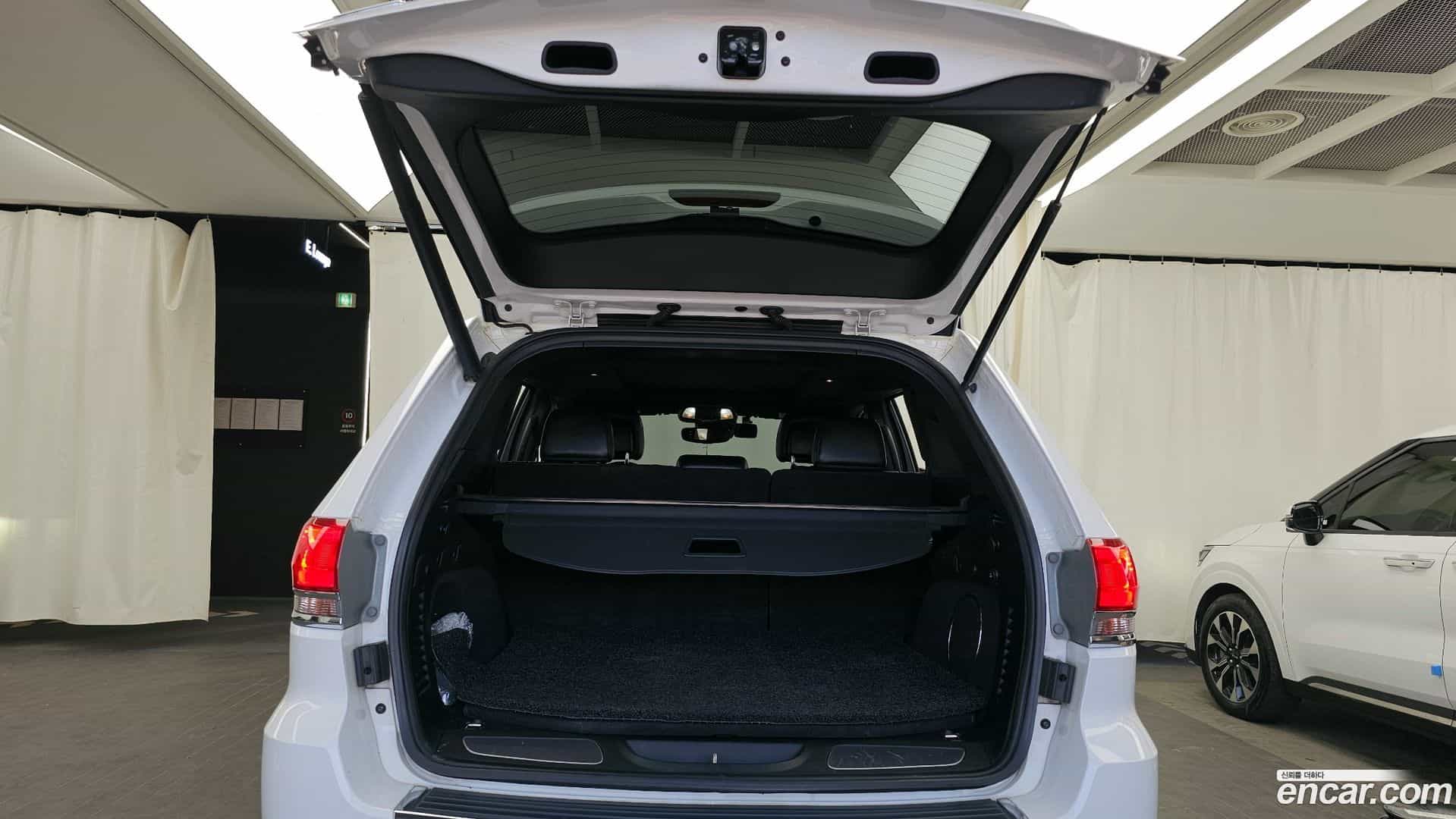 Cherokee Jeep 2017.10-OPTION-024