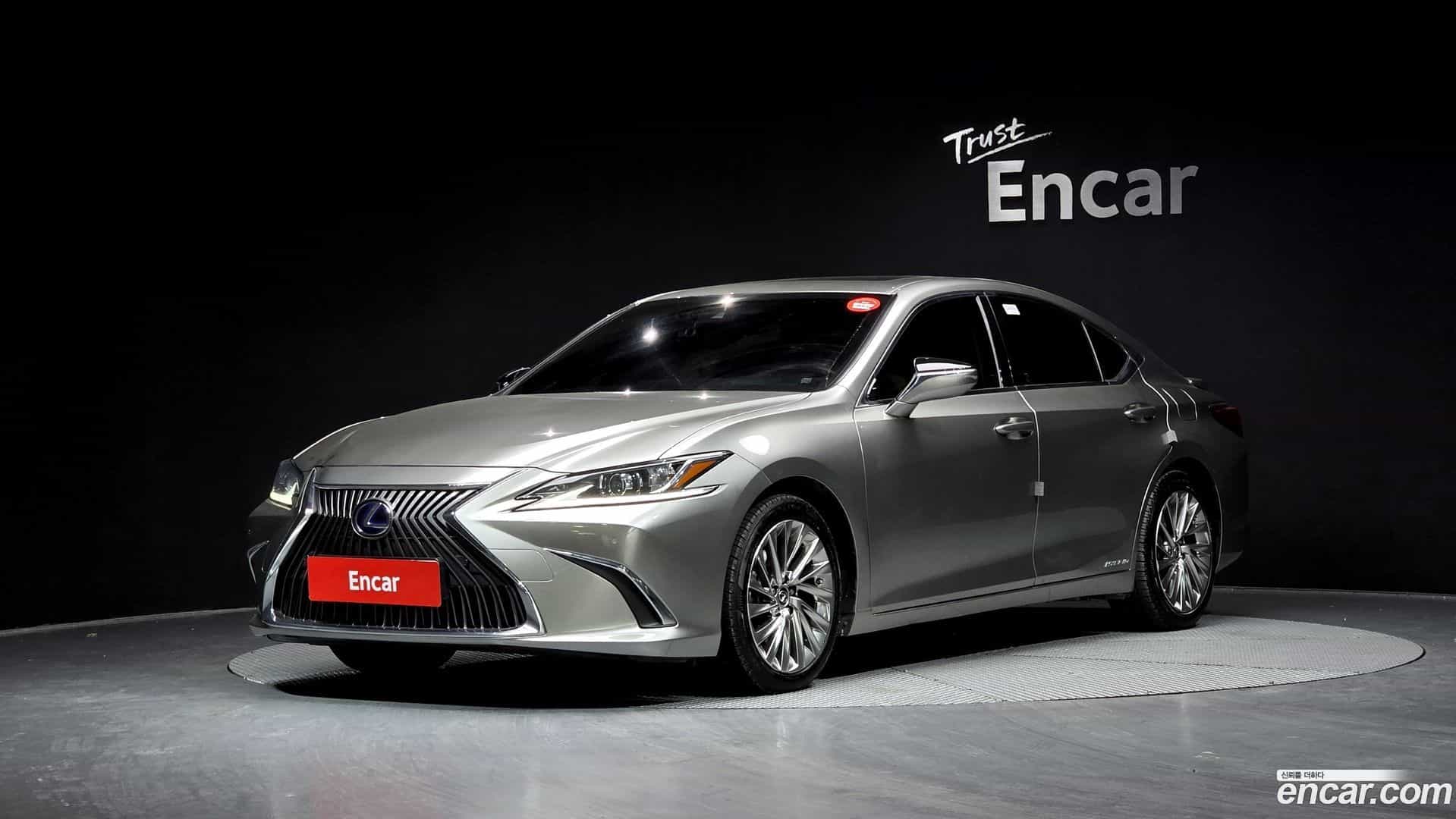 ES Lexus 2021.3-OUTER-001