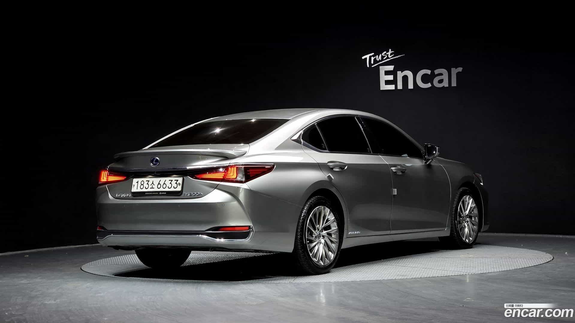 ES Lexus 2021.3-OUTER-002