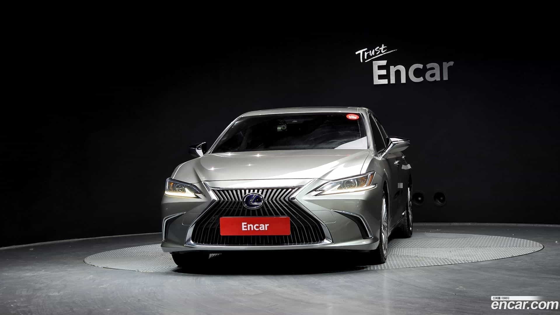 ES Lexus 2021.3-OUTER-003