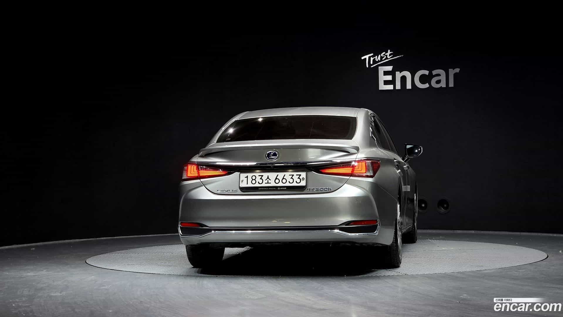 ES Lexus 2021.3-OUTER-004