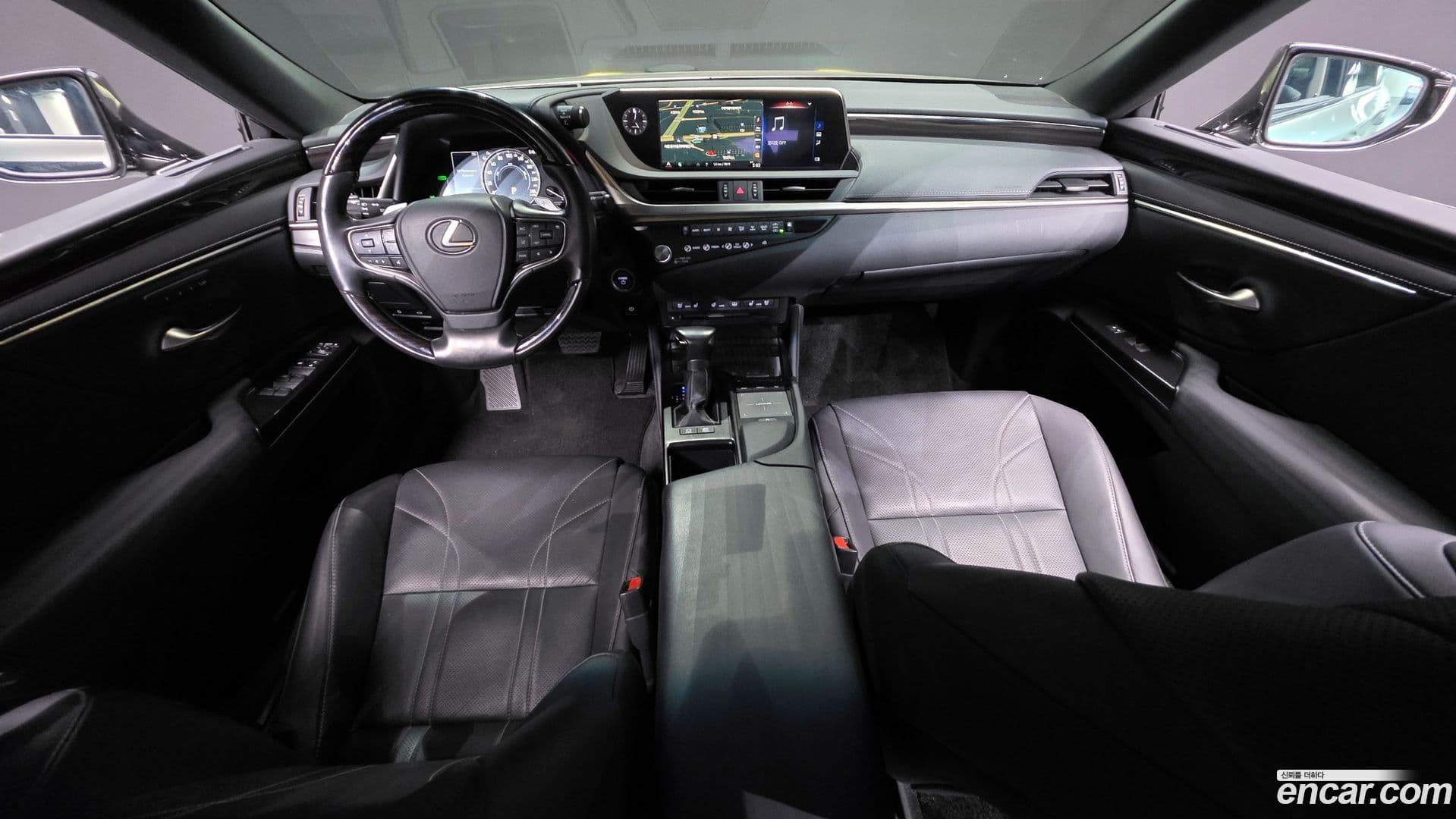 Main__Slider__Photo:ES Lexus 2021.3-6