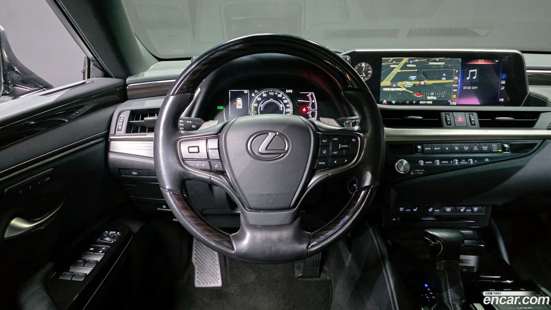 Main__Slider__Photo:ES Lexus 2021.3-12