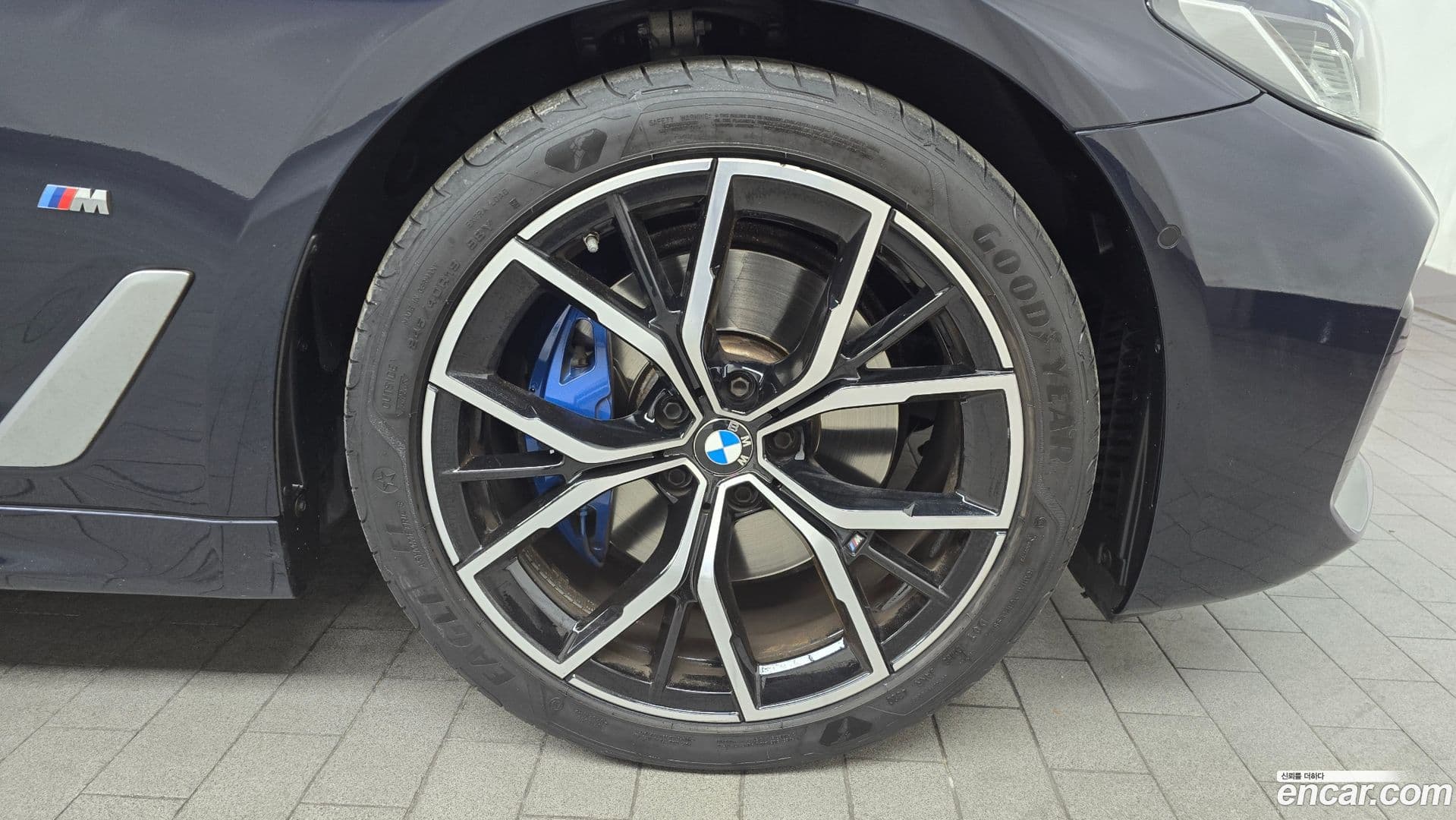 Main__Slider__Photo:5-Series BMW 2021.1-4