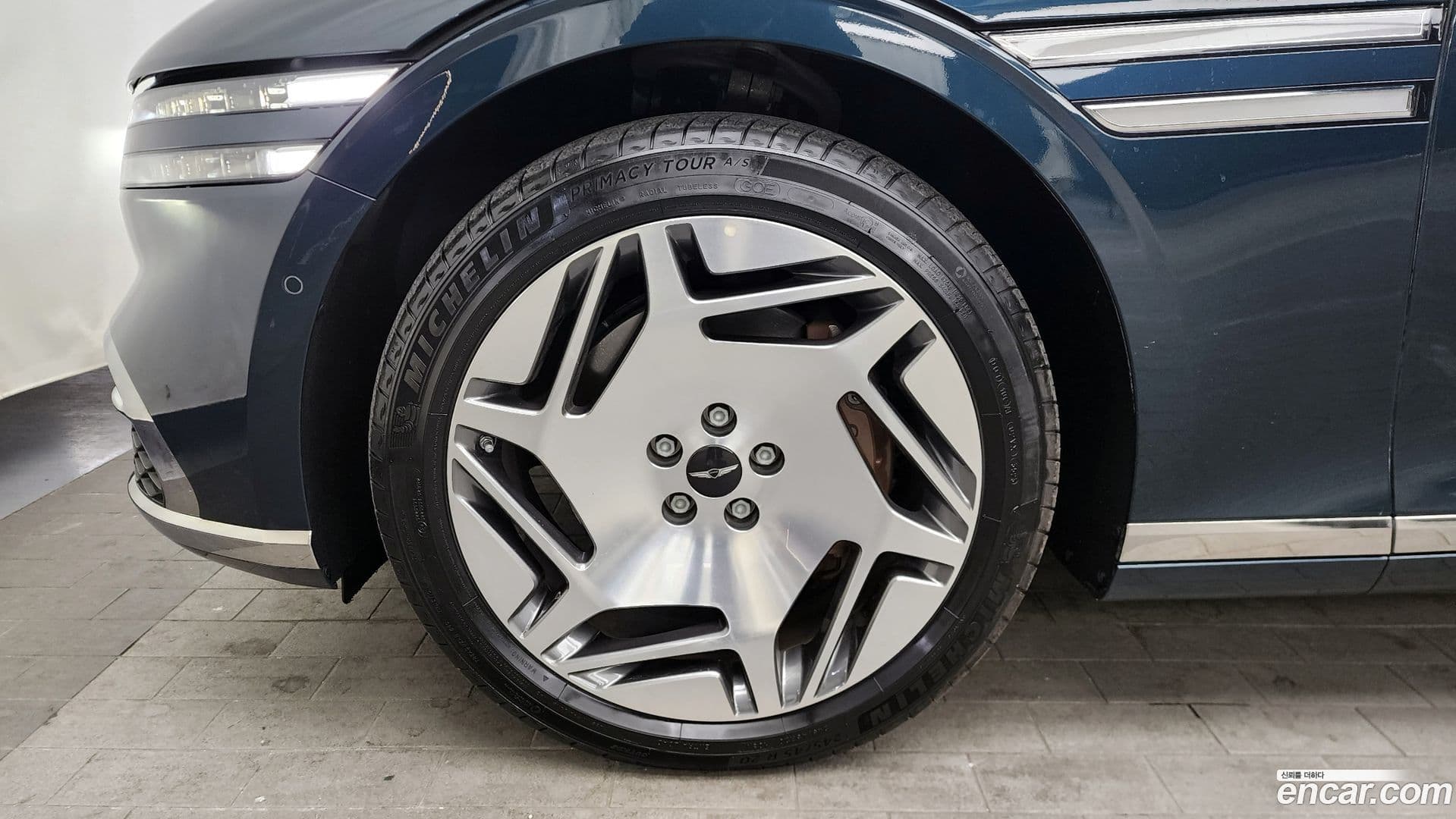 Main__Slider__Photo:G90 Genesis 2022.8-4