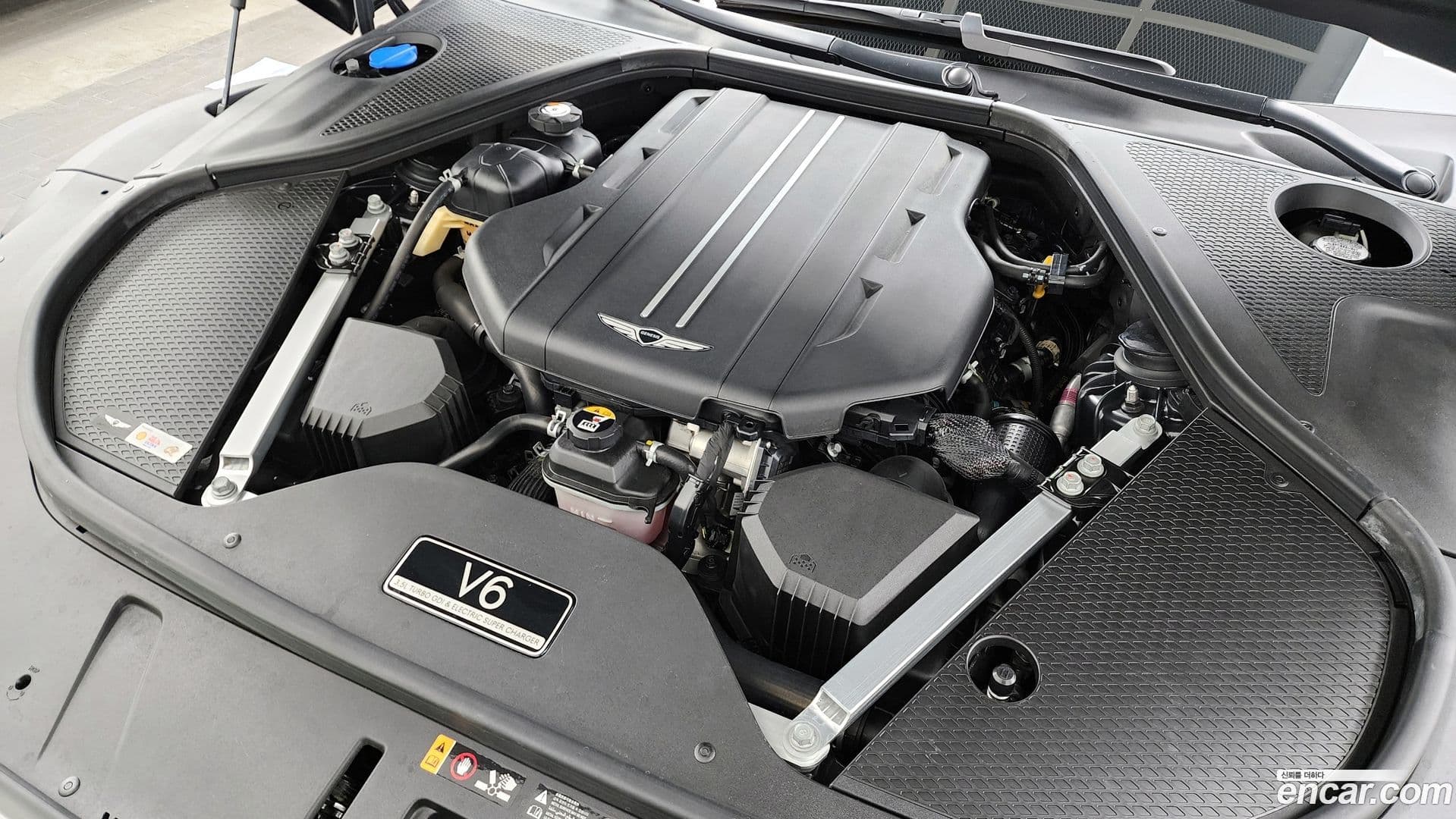 Main__Slider__Photo:G90 Genesis 2022.8-5