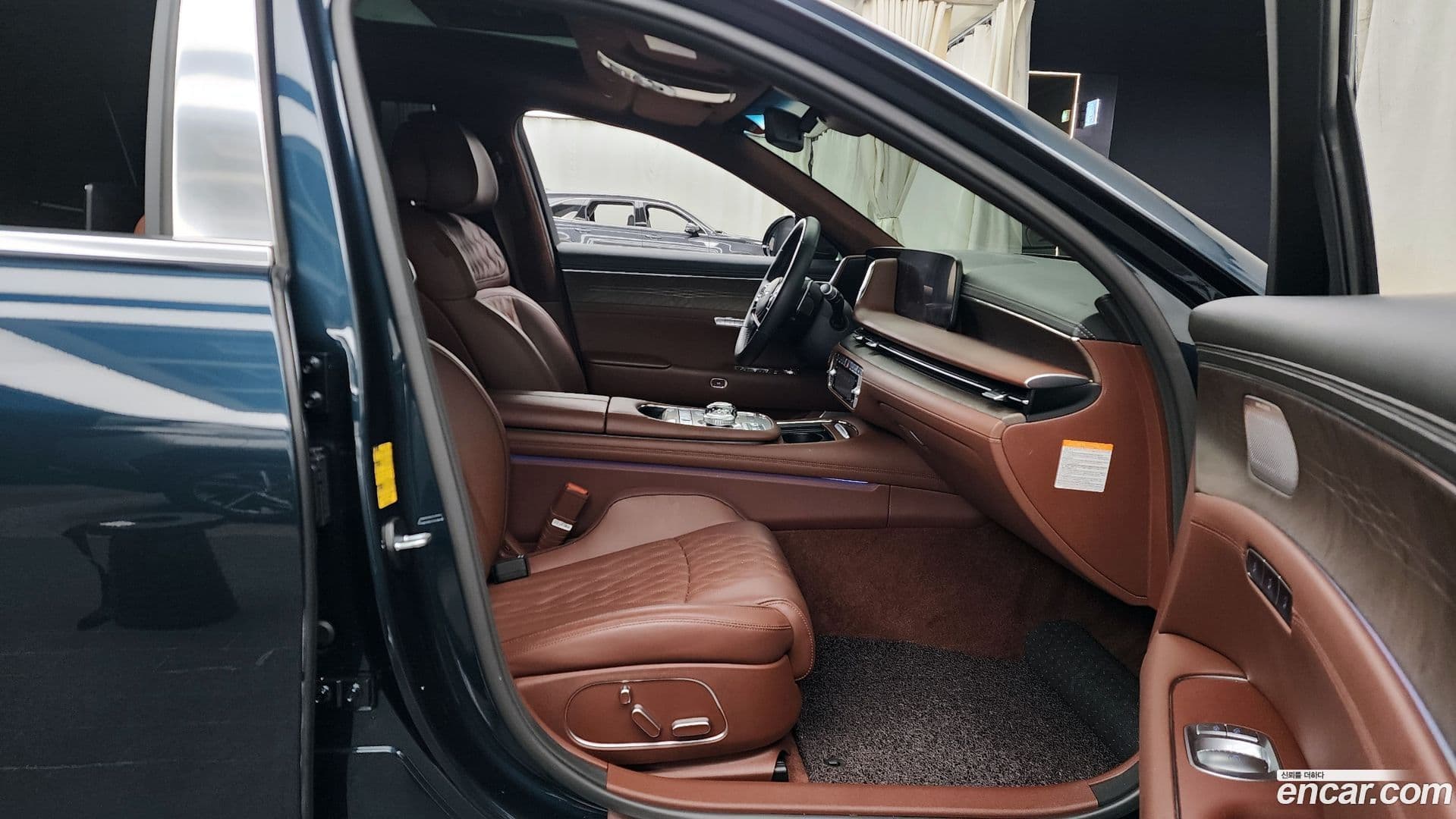 Main__Slider__Photo:G90 Genesis 2022.8-10