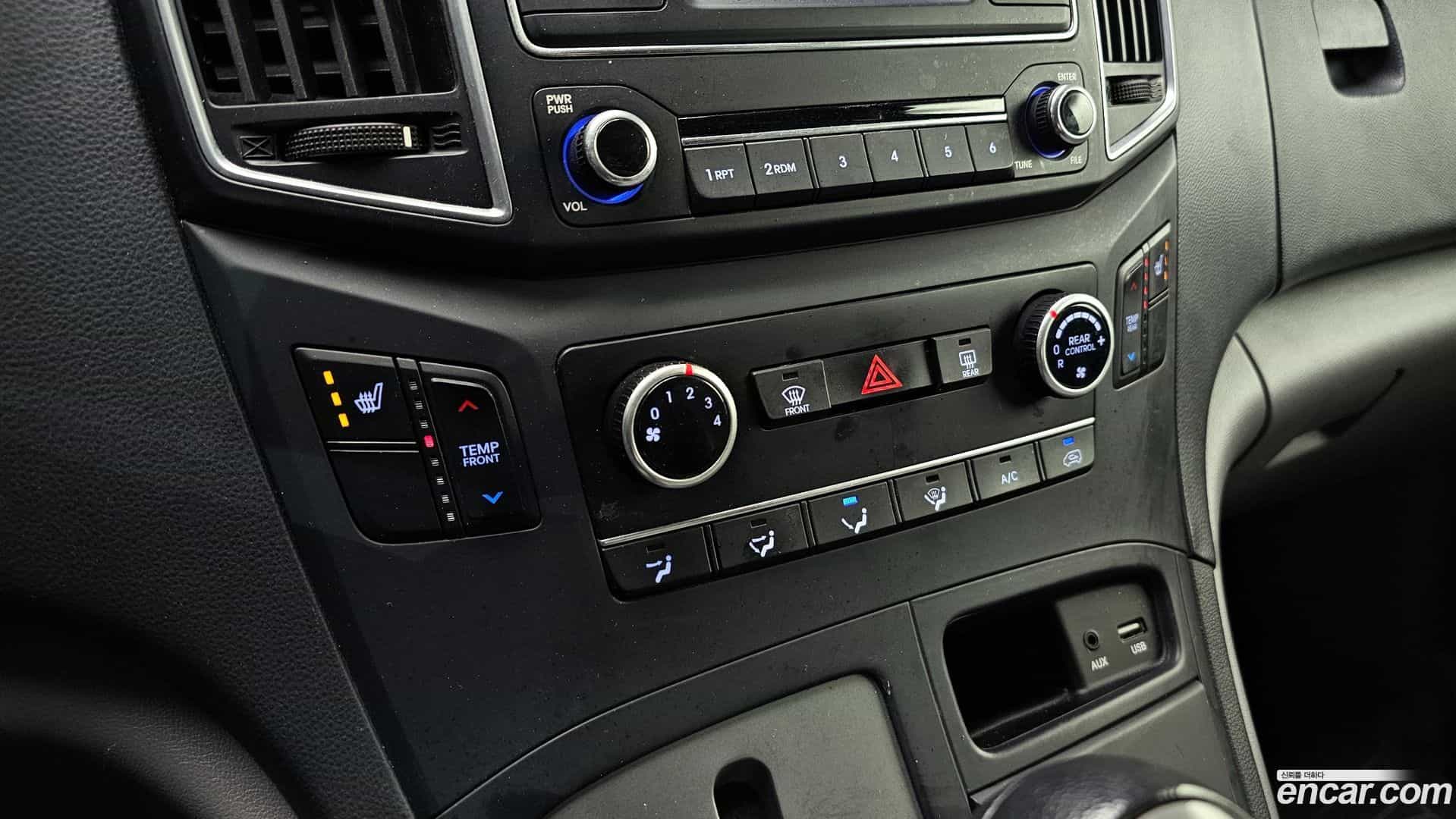 Starex Hyundai 2018.2-OPTION-019