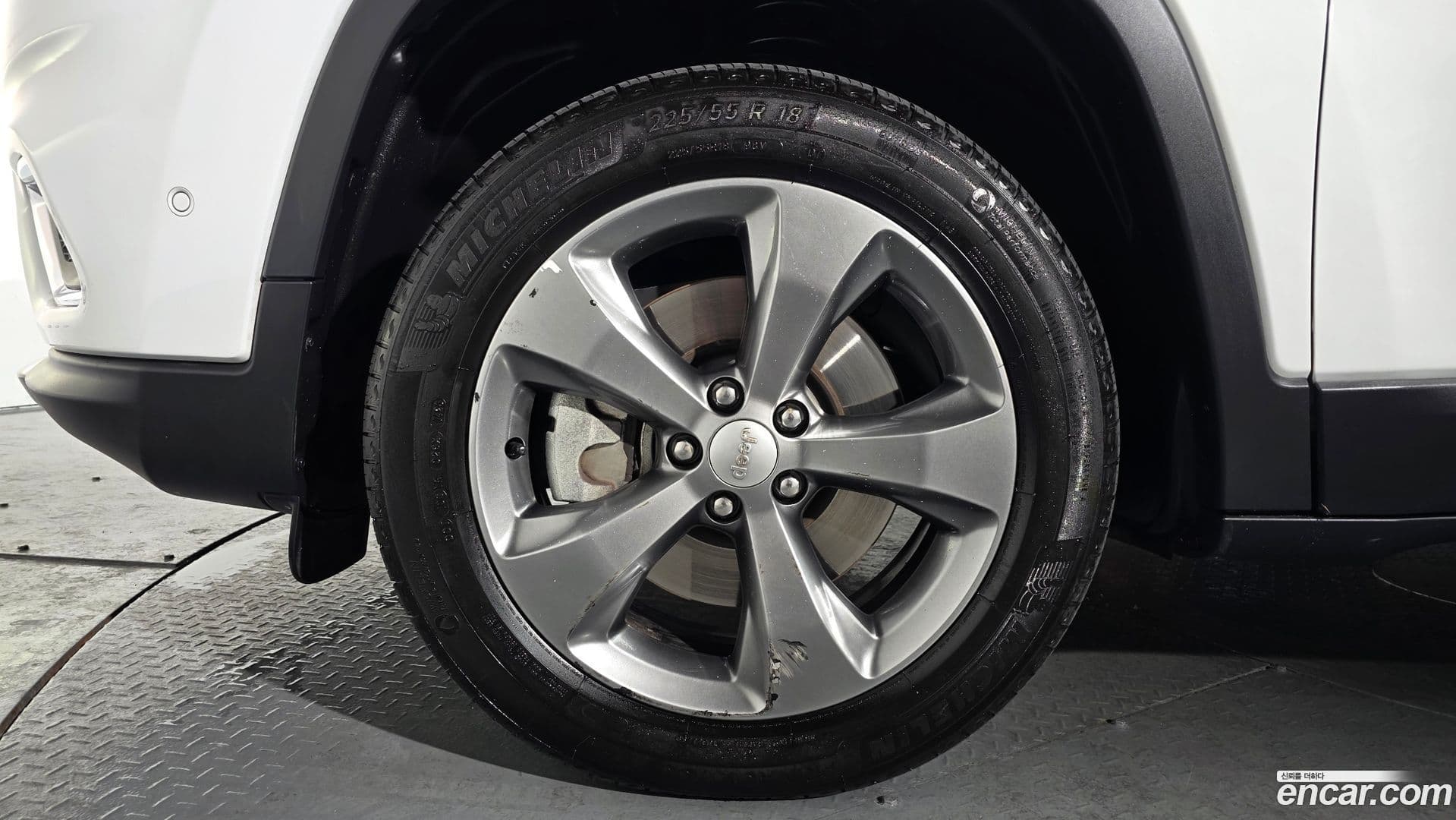 Main__Slider__Photo:Cherokee Jeep 2021.2-4