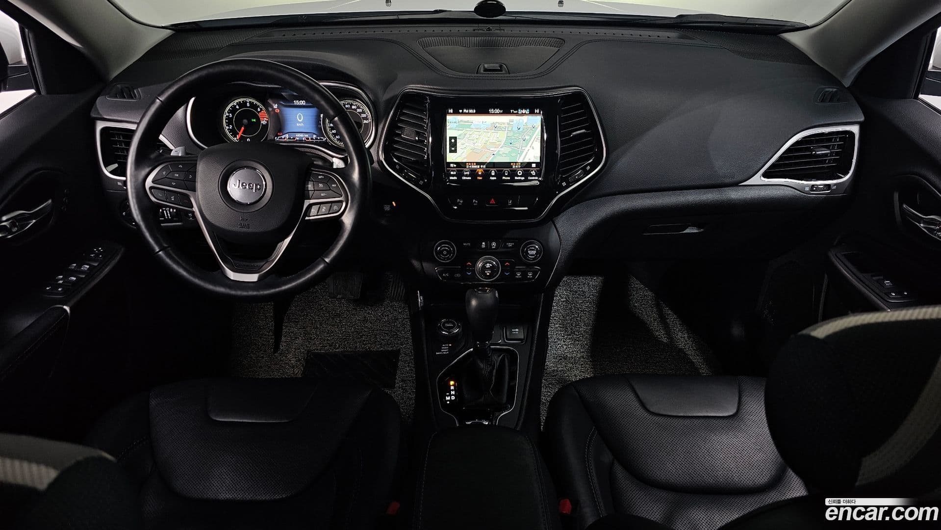 Main__Slider__Photo:Cherokee Jeep 2021.2-6