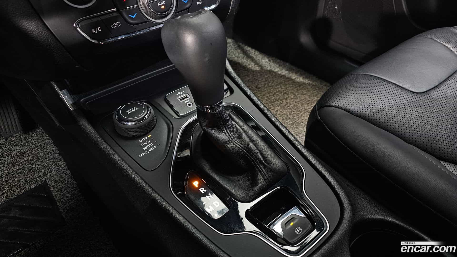 Cherokee Jeep 2021.2-INNER-009