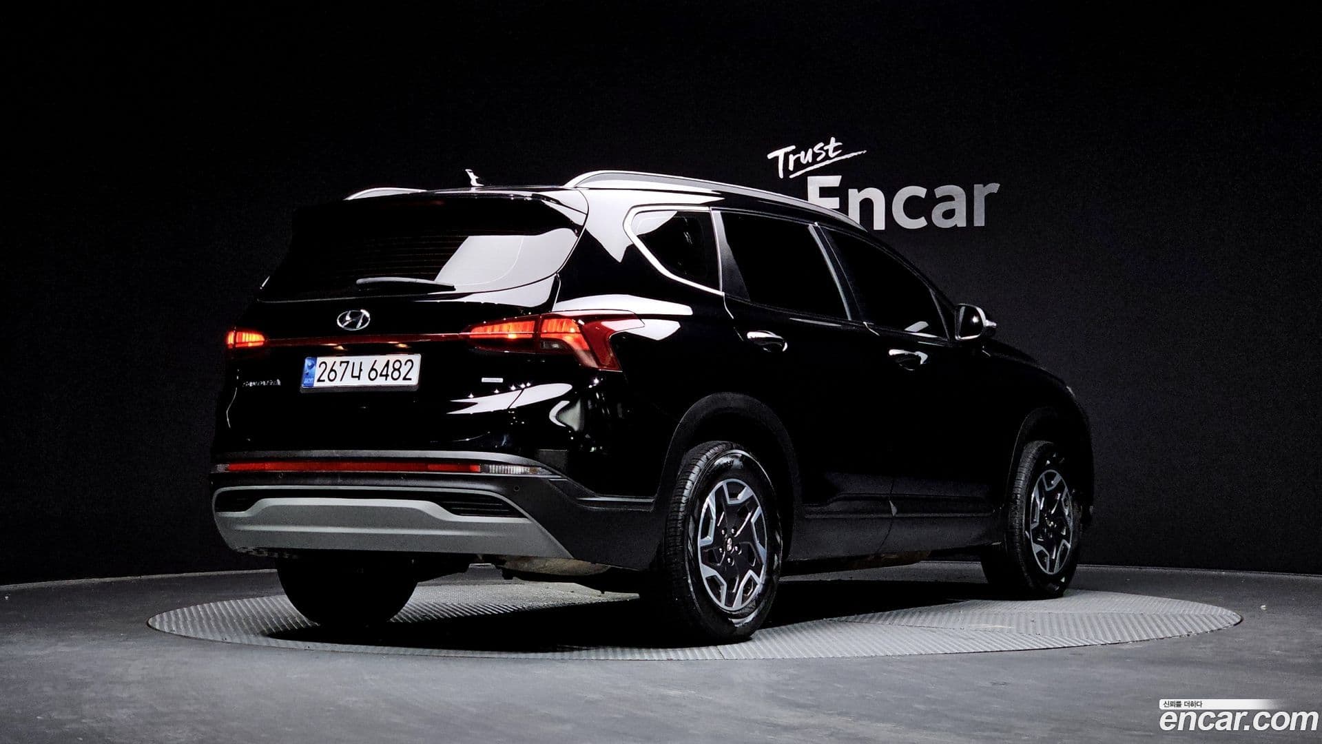 Main__Slider__Photo:Santafe Hyundai 2022.4-1