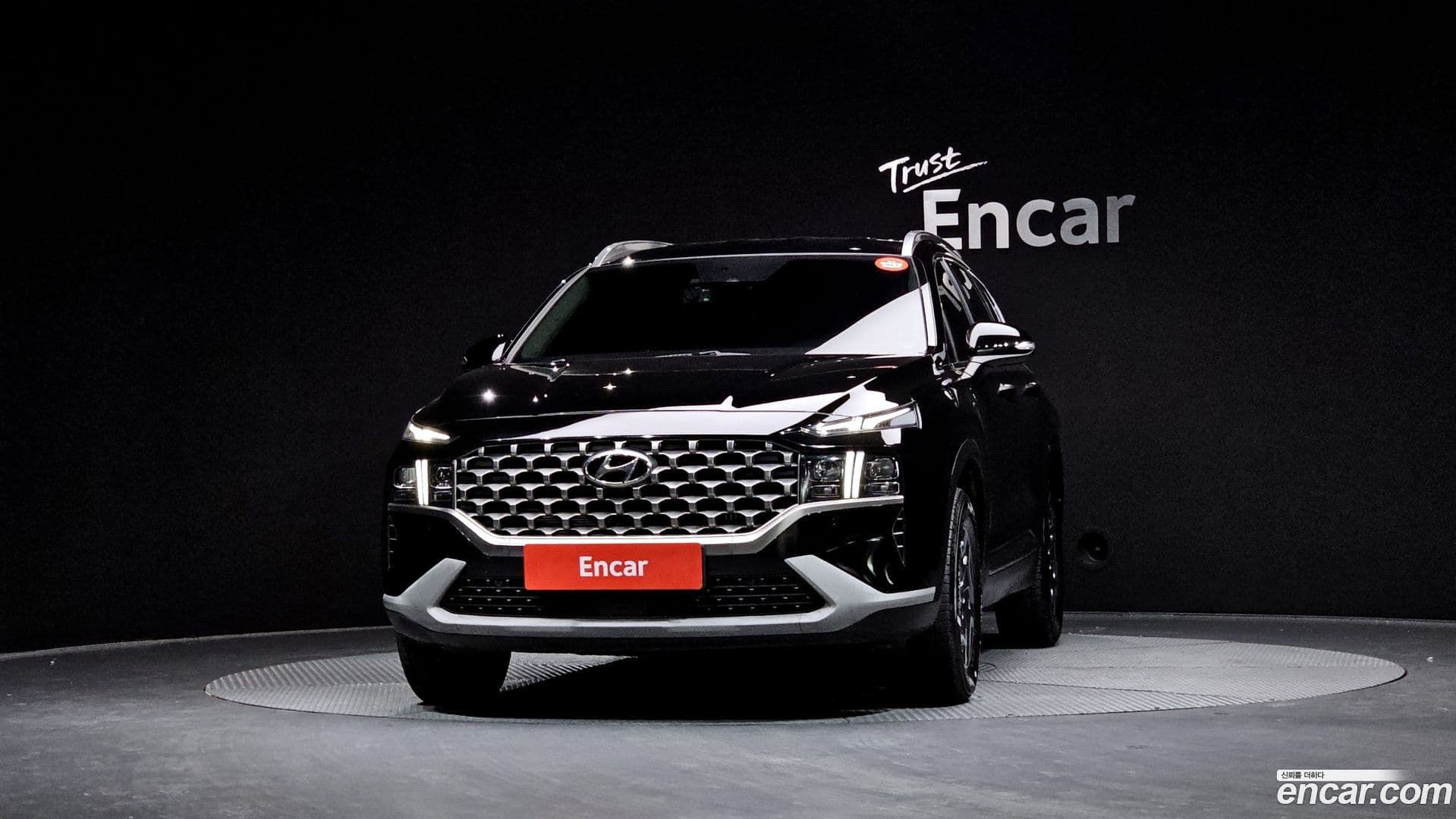 Main__Slider__Photo:Santafe Hyundai 2022.4-2